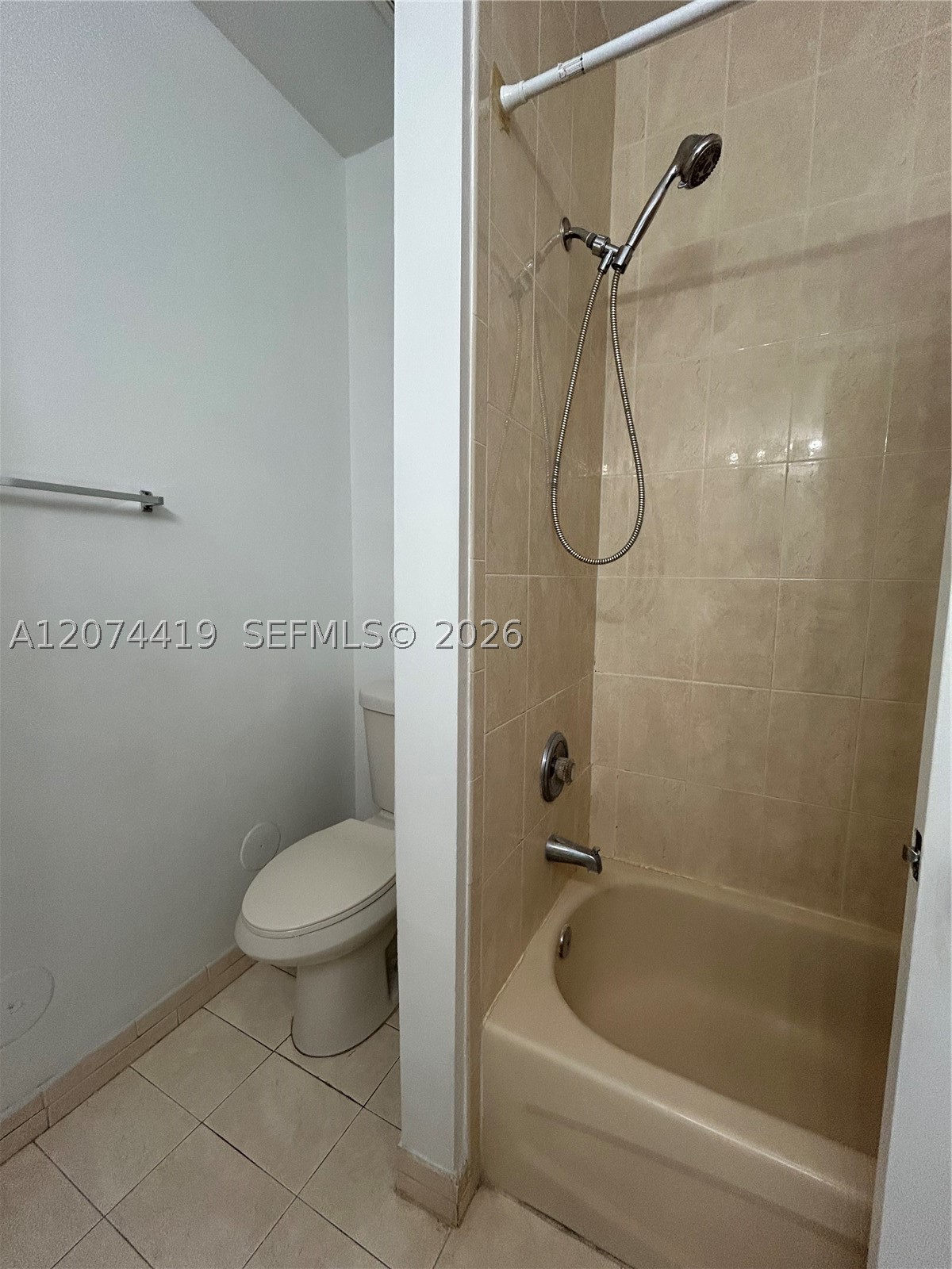 A12074419 Property Photo 9