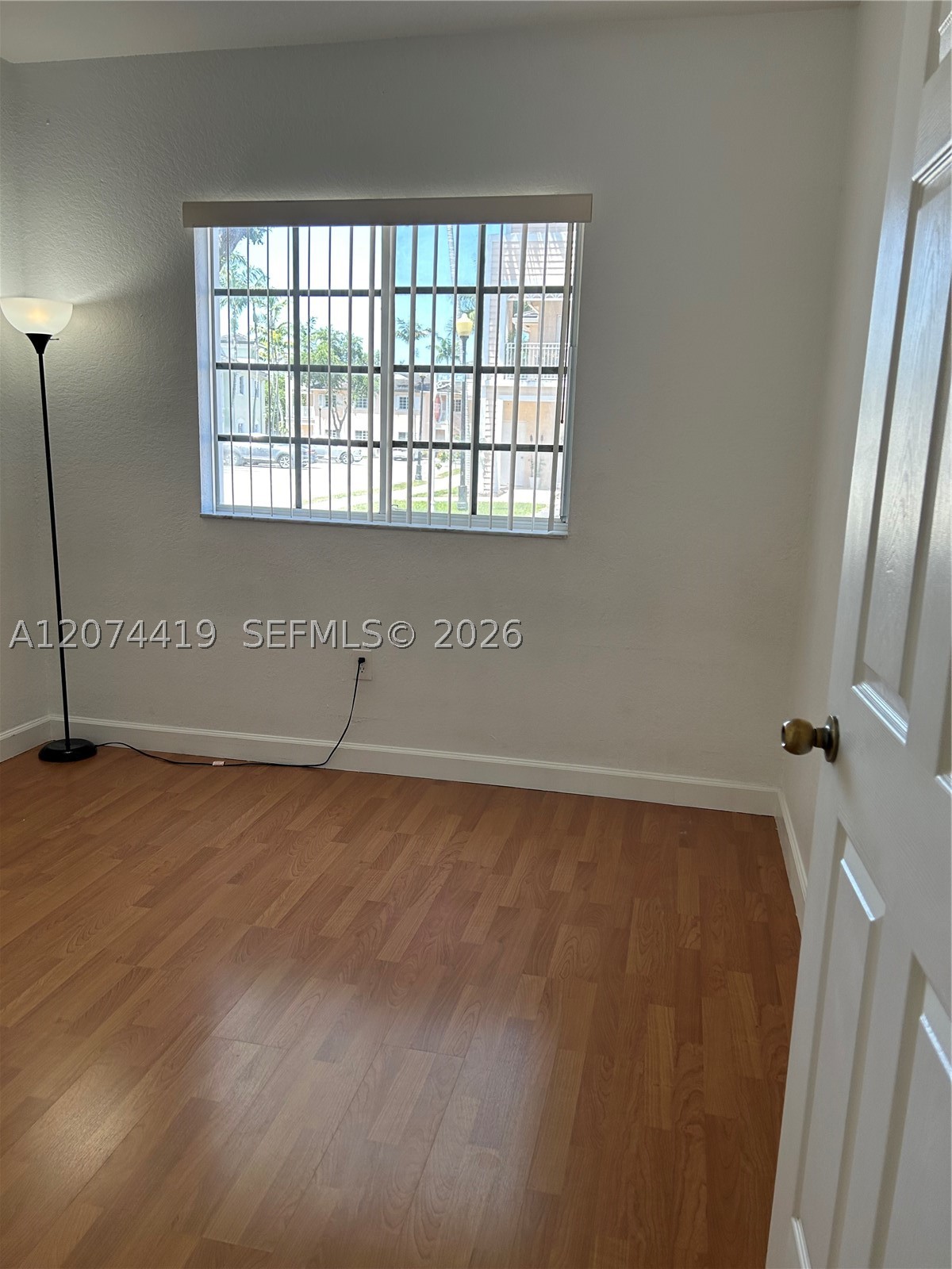 A12074419 Property Photo 13