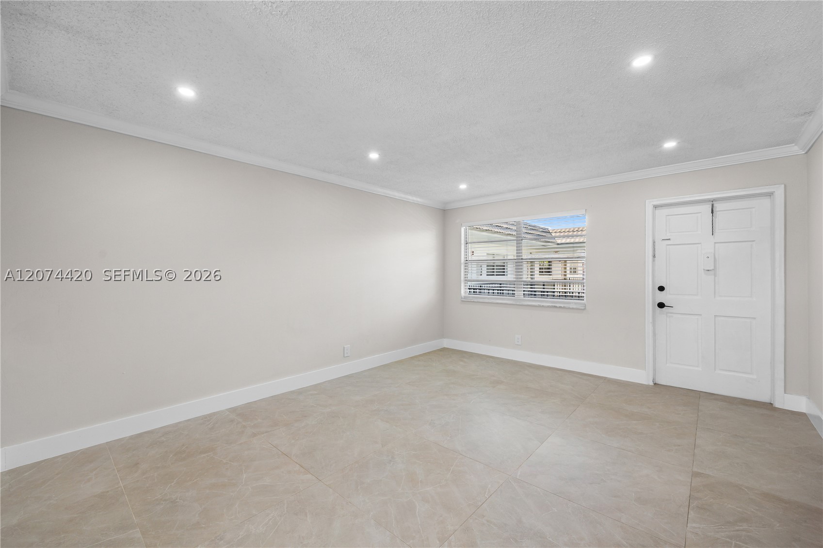 4933 Hollywood Blvd 202 Property Photo 8