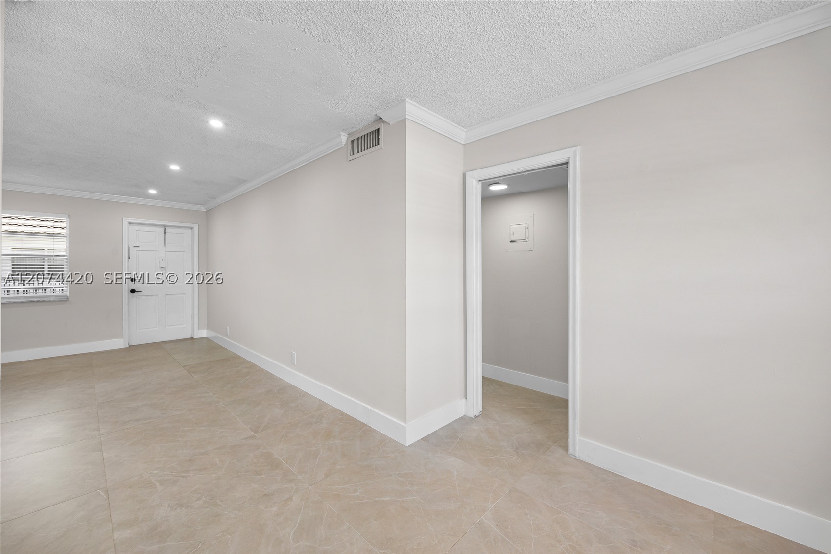 4933 Hollywood Blvd 202 Property Photo 12