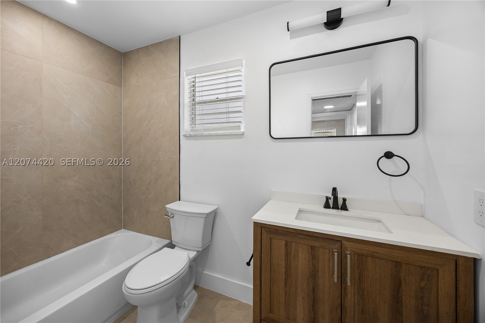 4933 Hollywood Blvd 202 Property Photo 13