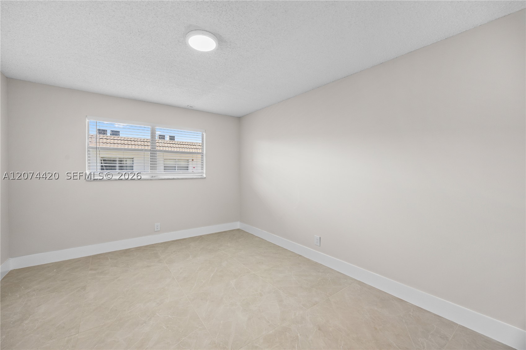 4933 Hollywood Blvd 202 Property Photo 15