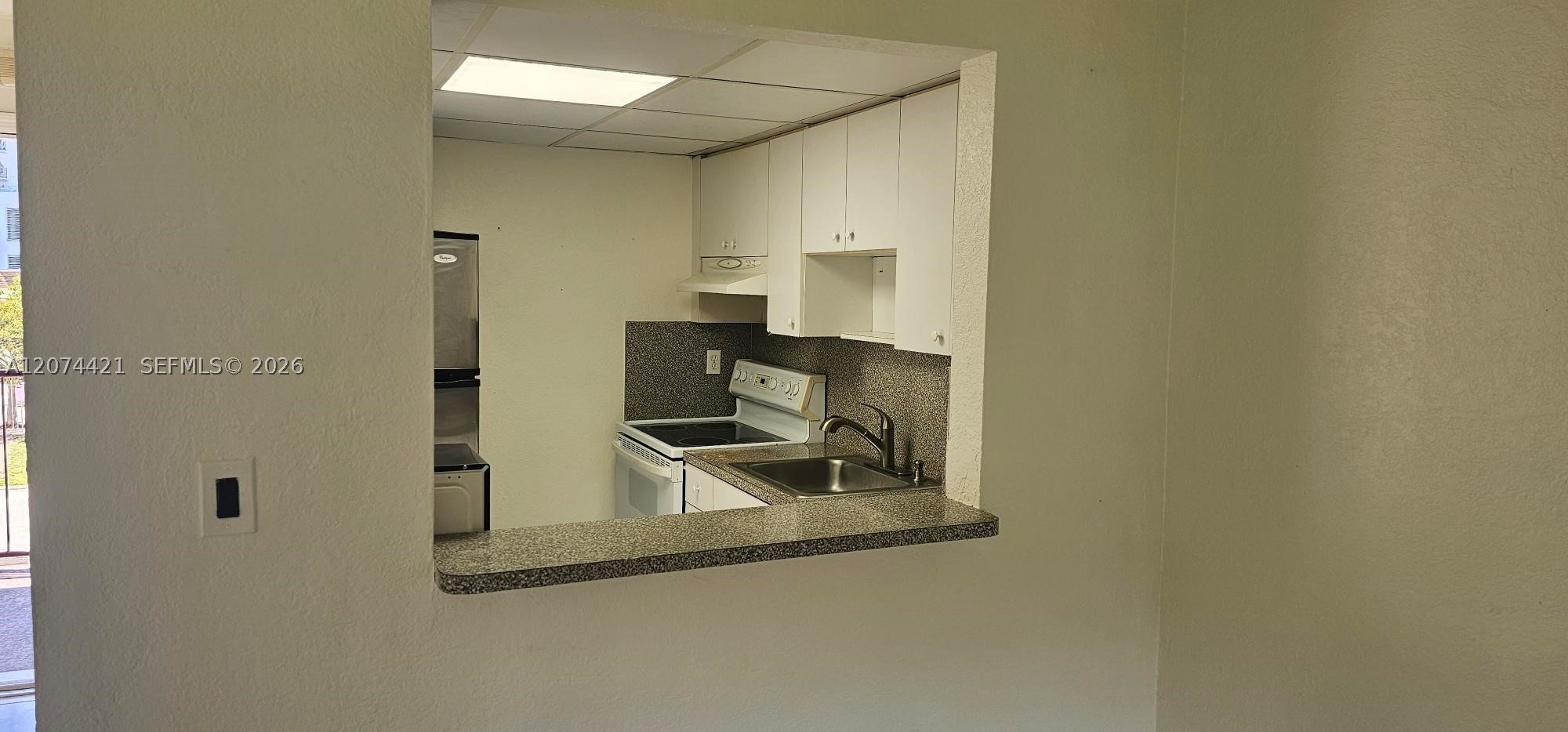 652 Nw 3rd St 304 Property Photo 5