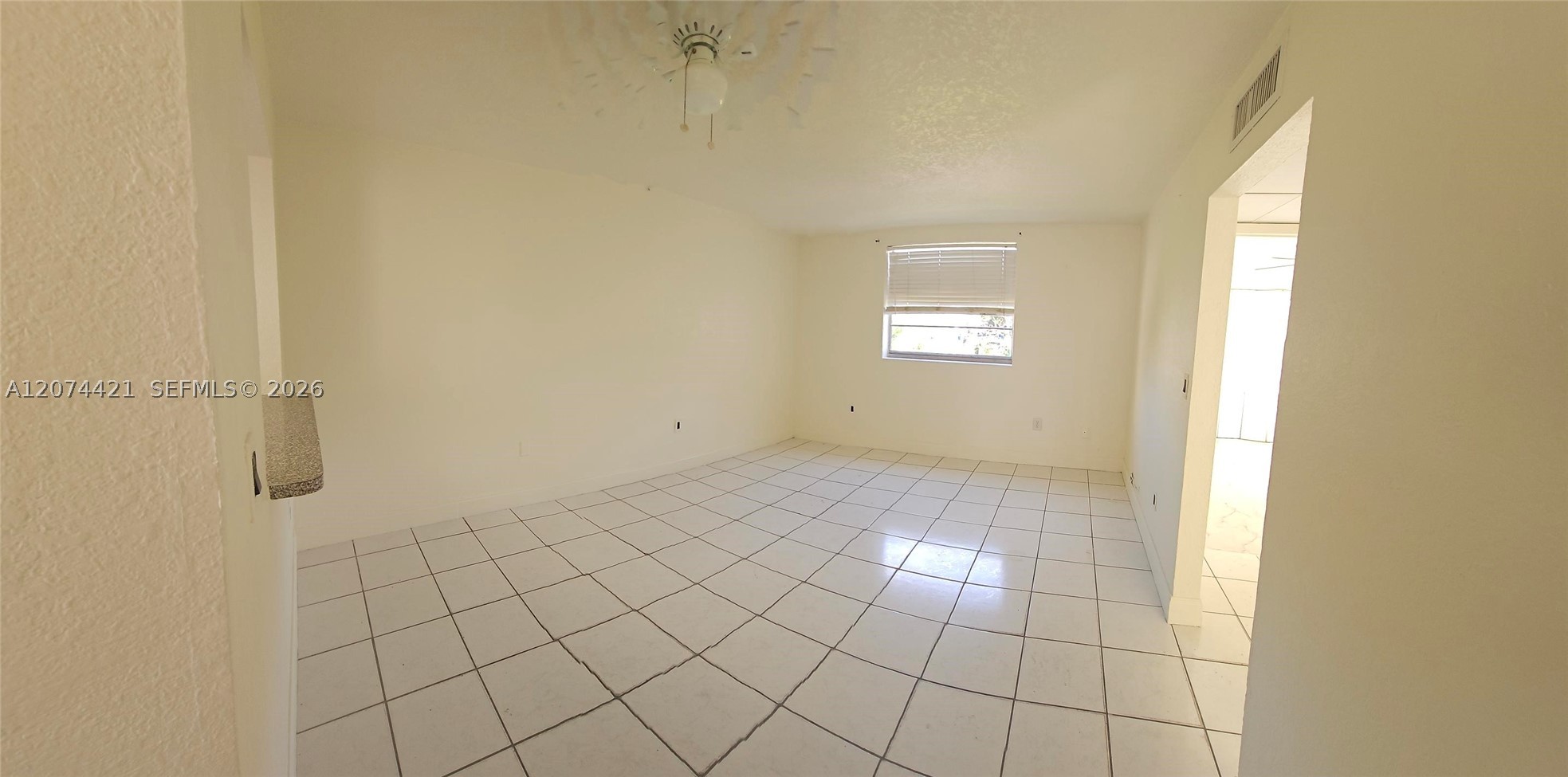 652 Nw 3rd St 304 Property Photo 8