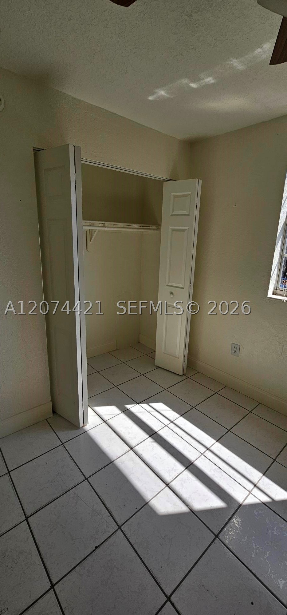 652 Nw 3rd St 304 Property Photo 9