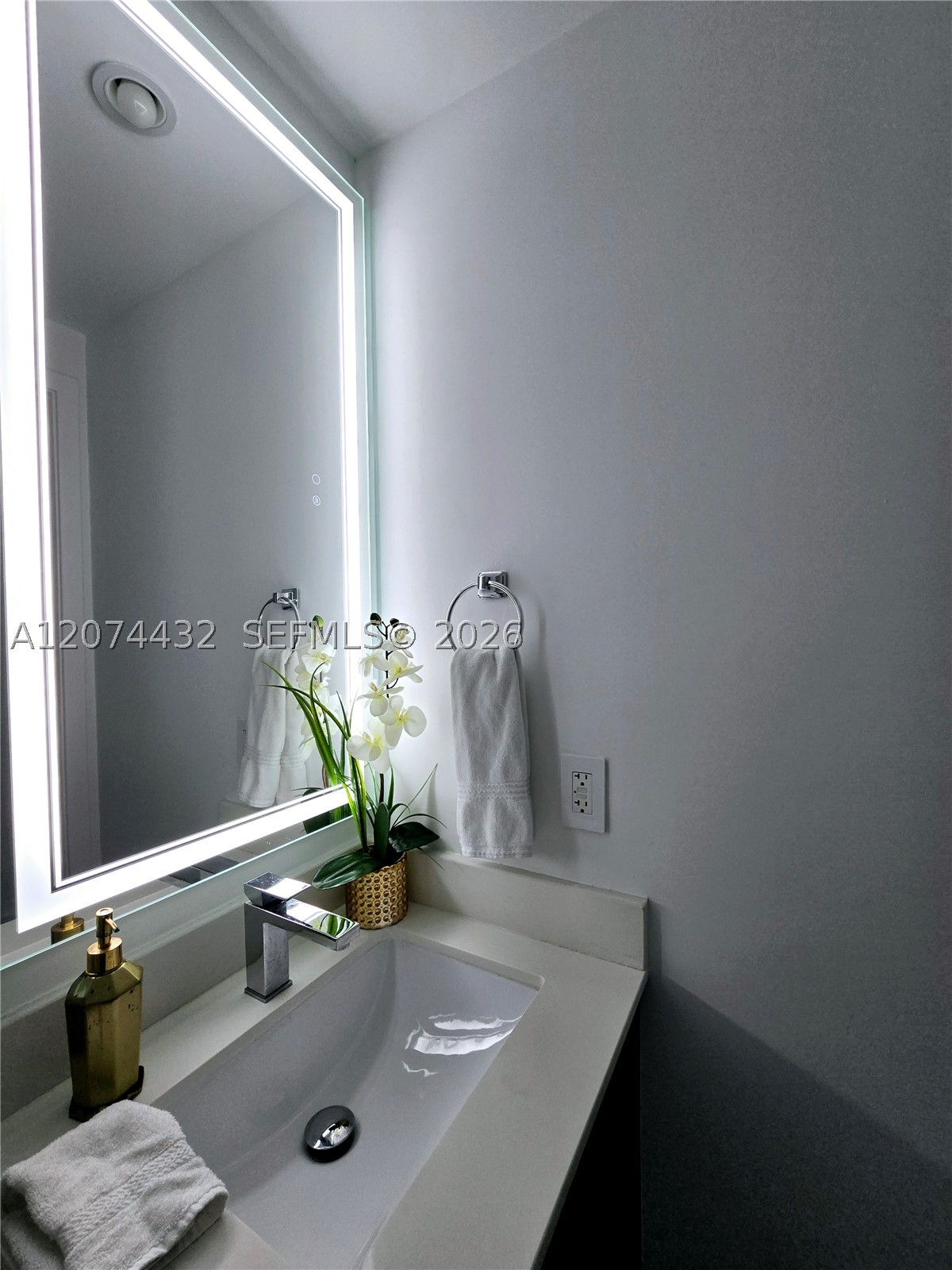 460 Ne 28 St 602 Property Photo 9