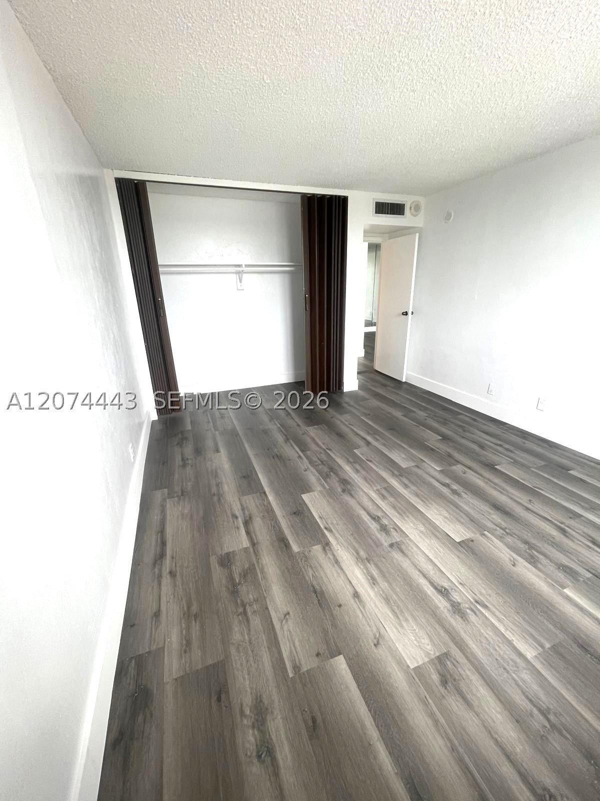 2450 Ne 135th St 209 Property Photo 17
