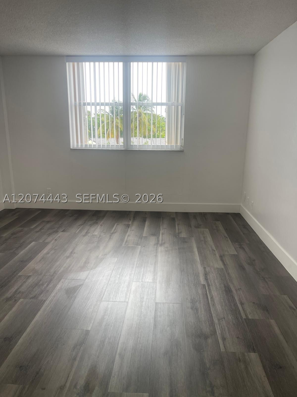 2450 Ne 135th St 209 Property Photo 22