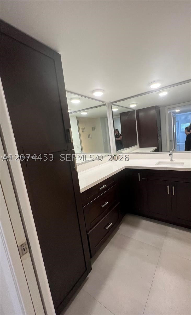 6039 Collins Ave 423 Property Photo 14