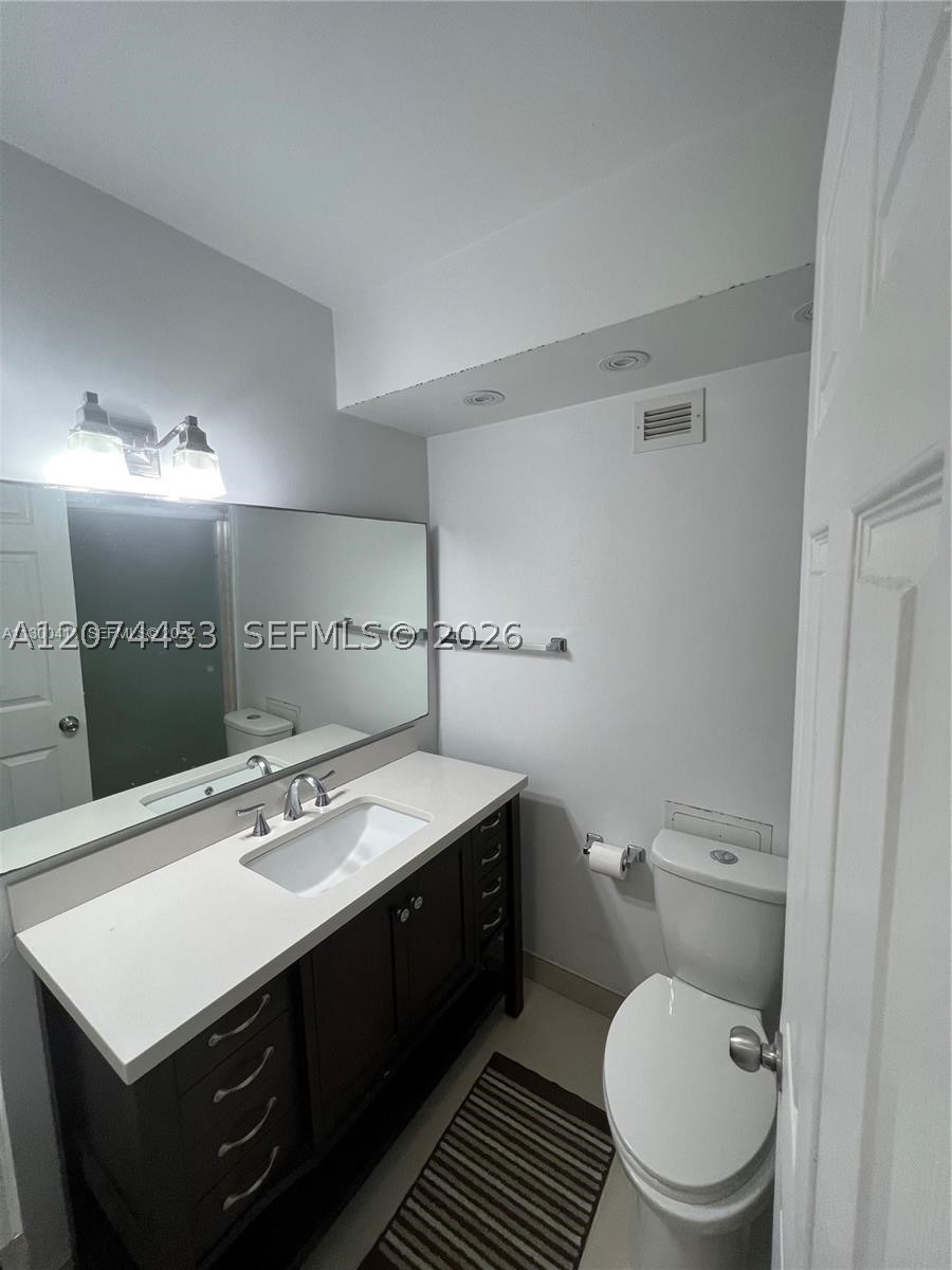 6039 Collins Ave 423 Property Photo 15