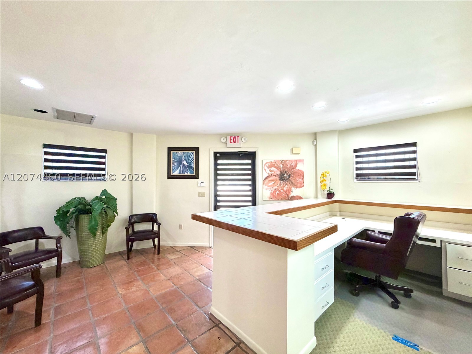 501 Sw 37th Ave Property Photo 4
