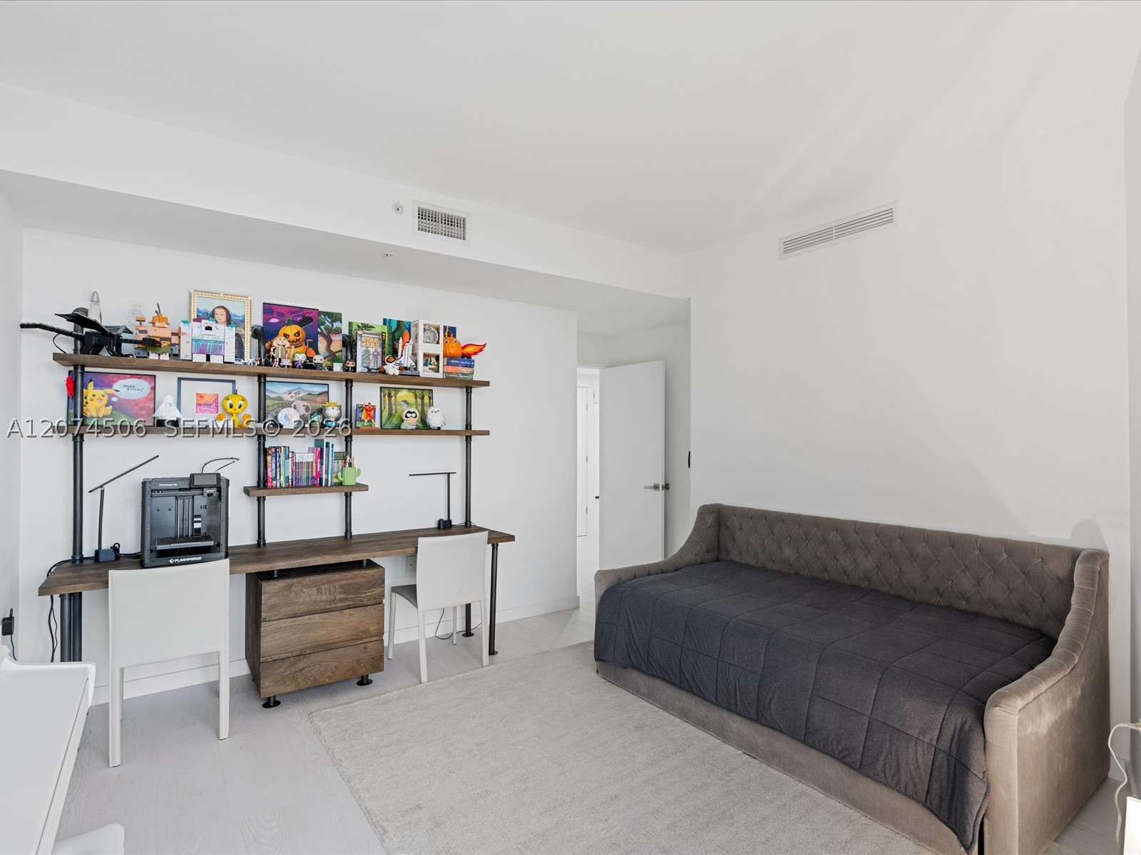 16275 Collins Ave 1804 Property Photo 13