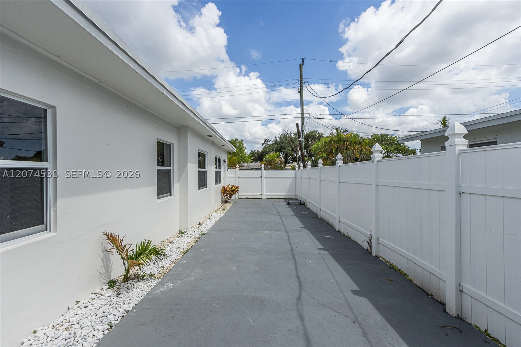 3513 Polk St Property Photo 7