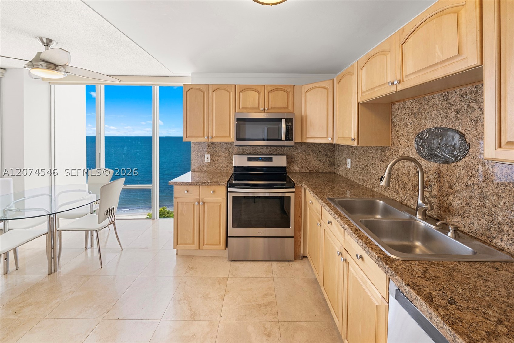 881 Ocean Dr 16f Property Photo 20