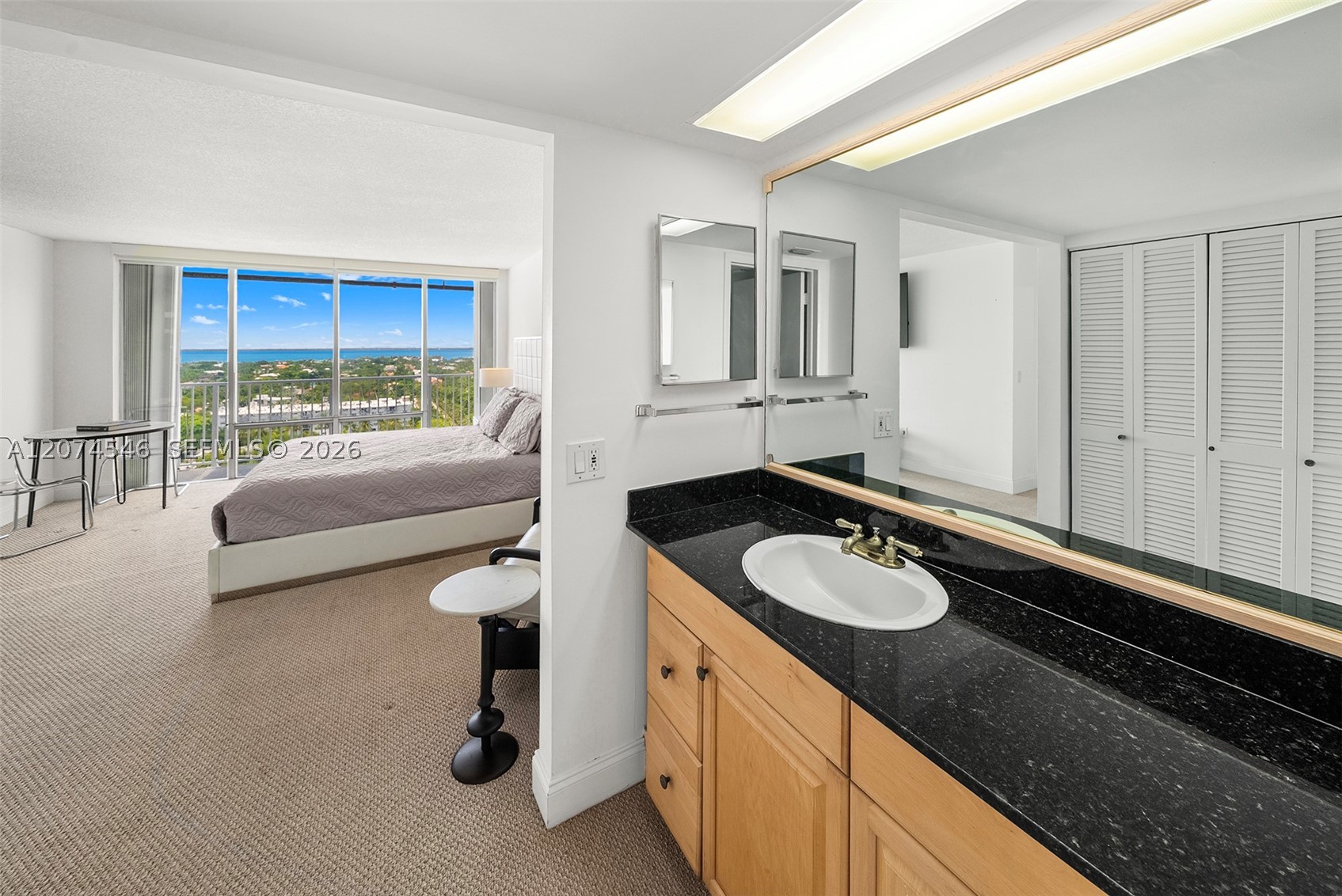 881 Ocean Dr 16f Property Photo 29