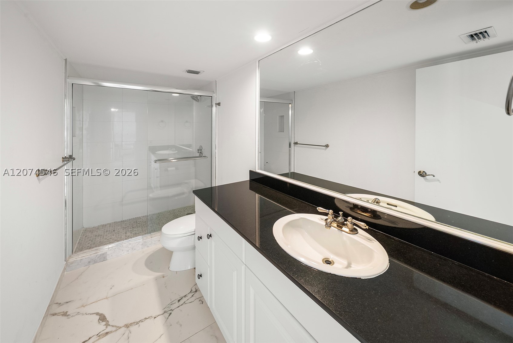 881 Ocean Dr 16f Property Photo 35