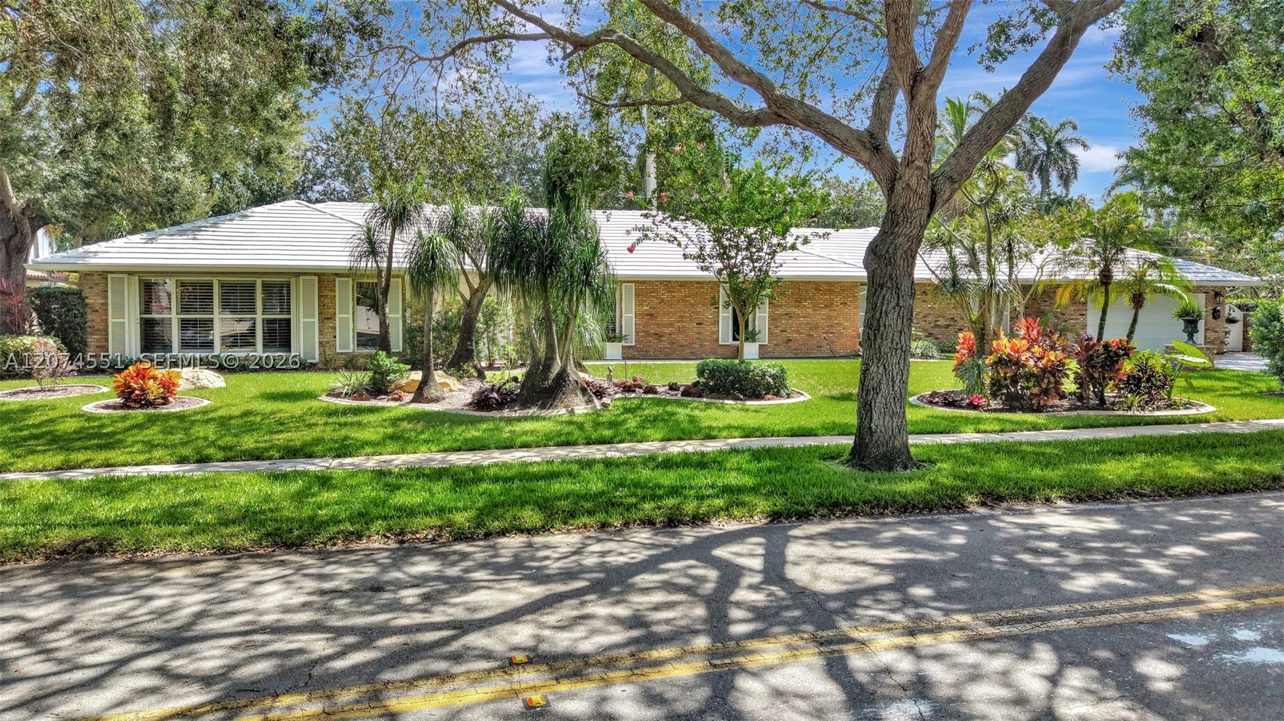560 W Tropical Way Property Photo 86