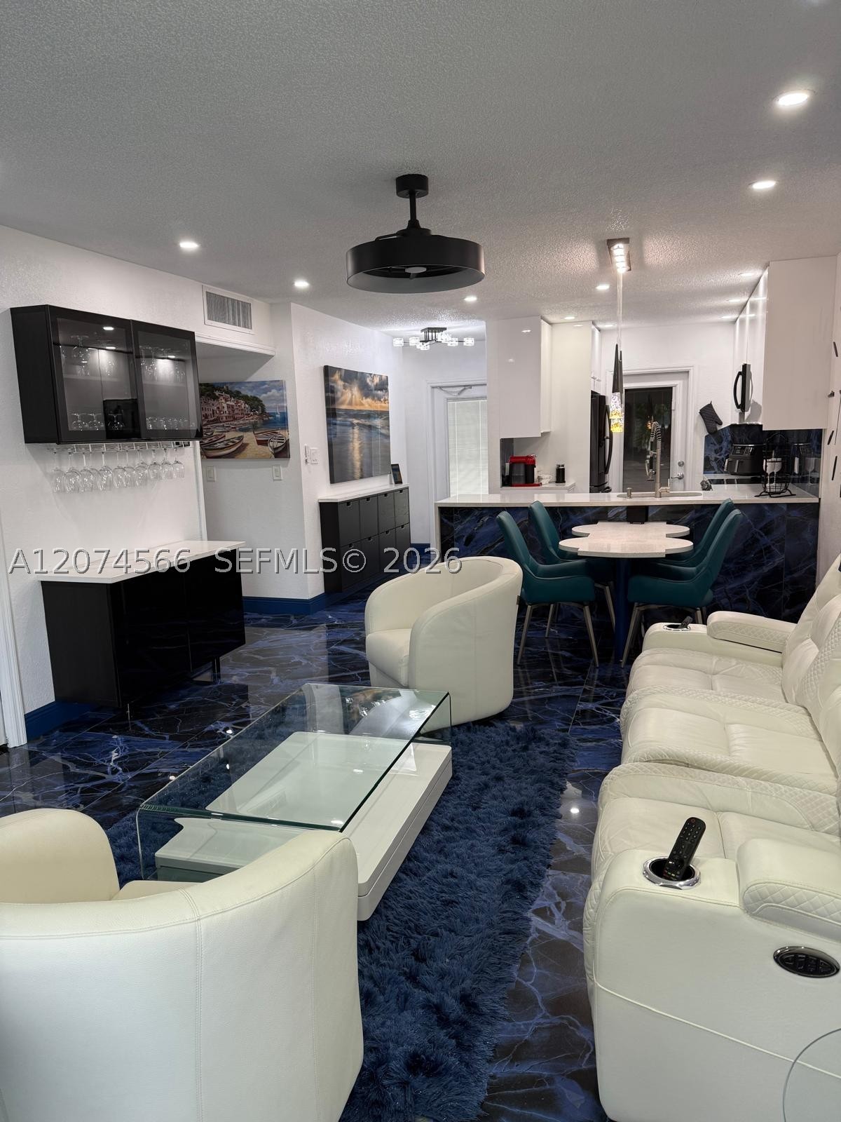5121 W Oakland Park Blvd 212 Property Photo 1