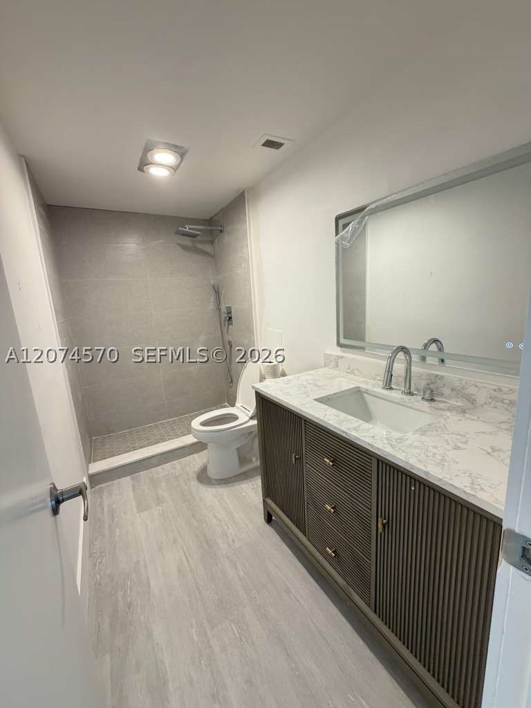 500 Bayview Dr 1231 Property Photo 17