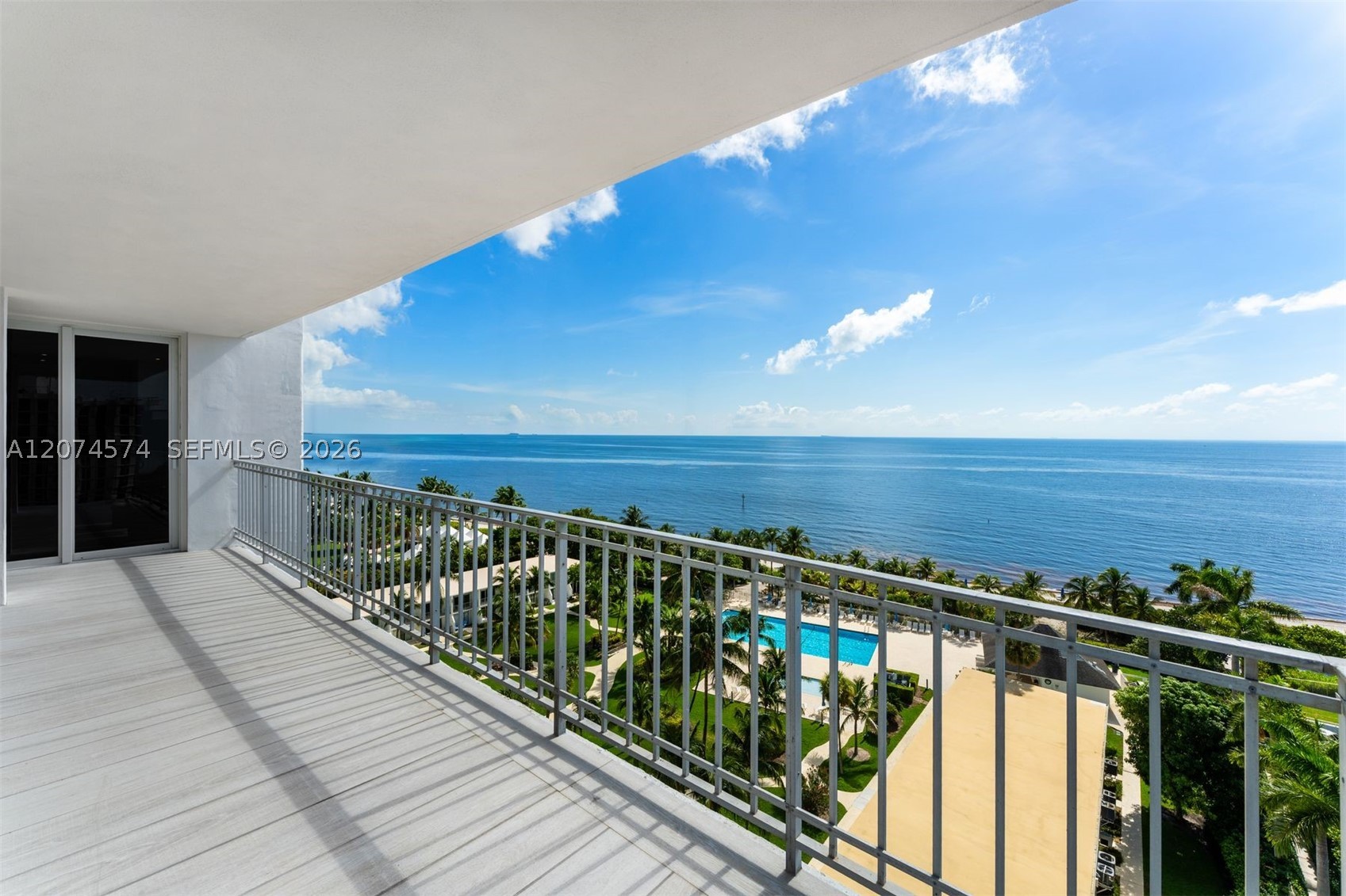 881 Ocean Dr 10a Property Photo 6