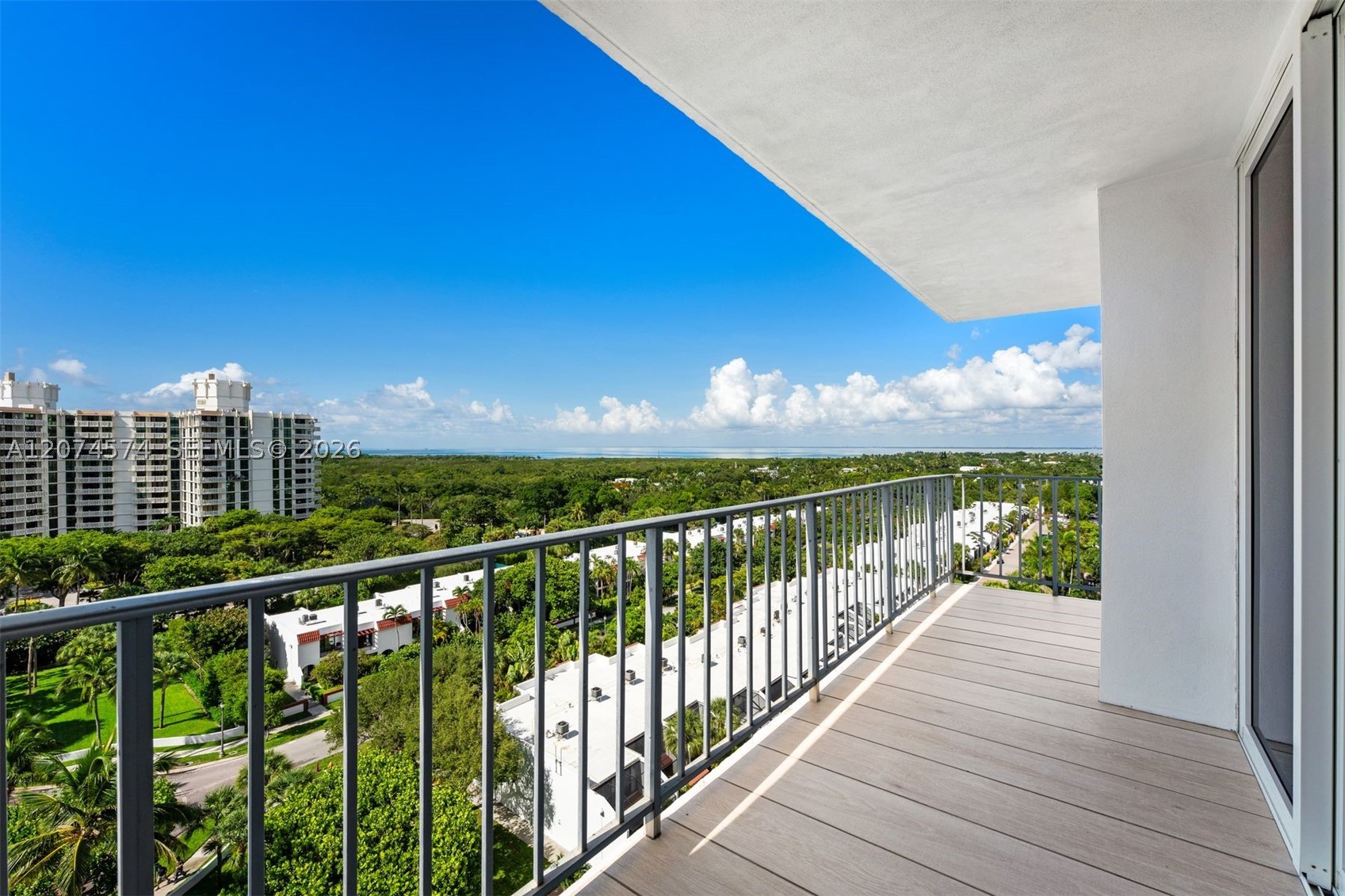 881 Ocean Dr 10a Property Photo 13