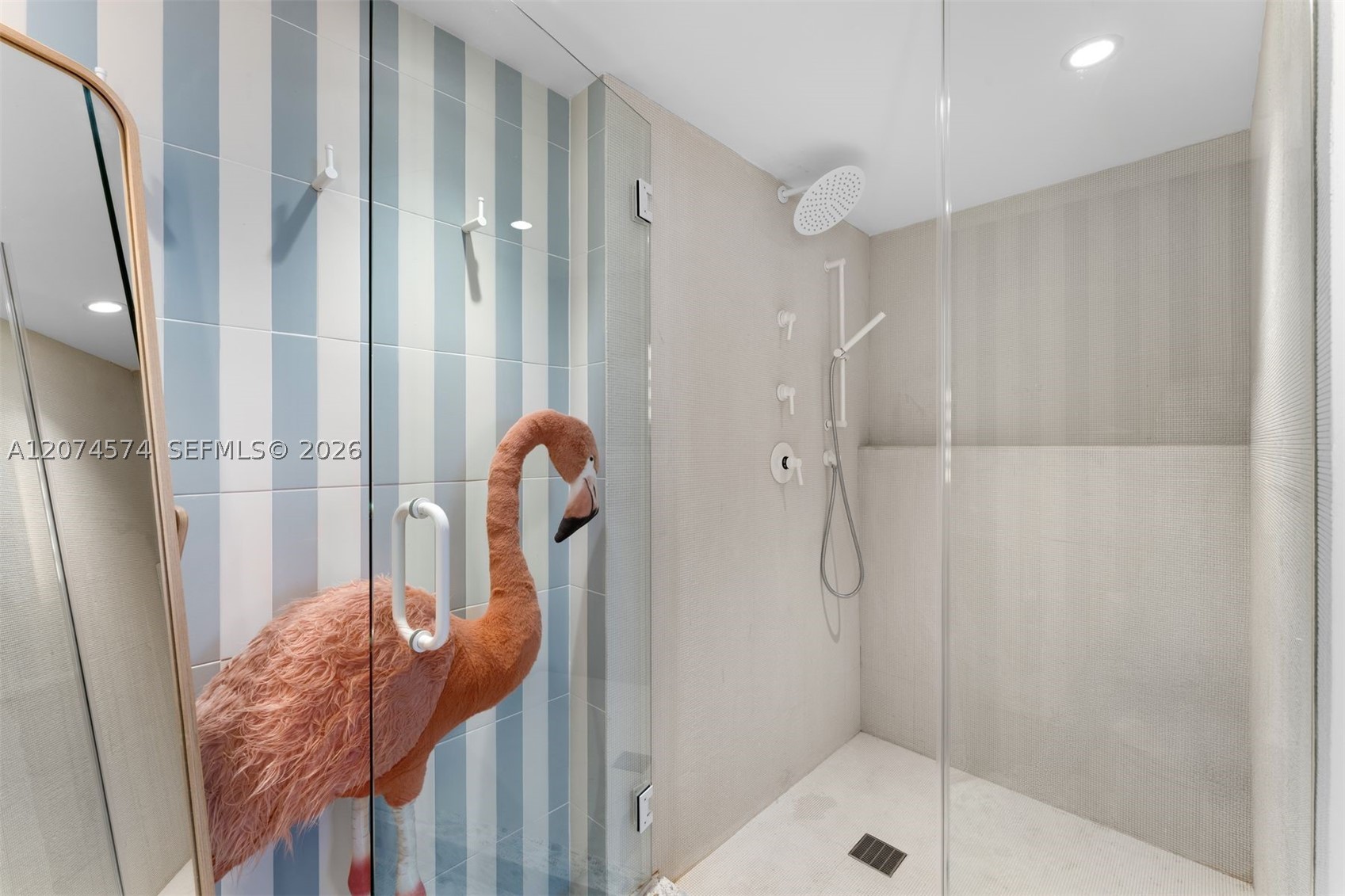 881 Ocean Dr 10a Property Photo 22