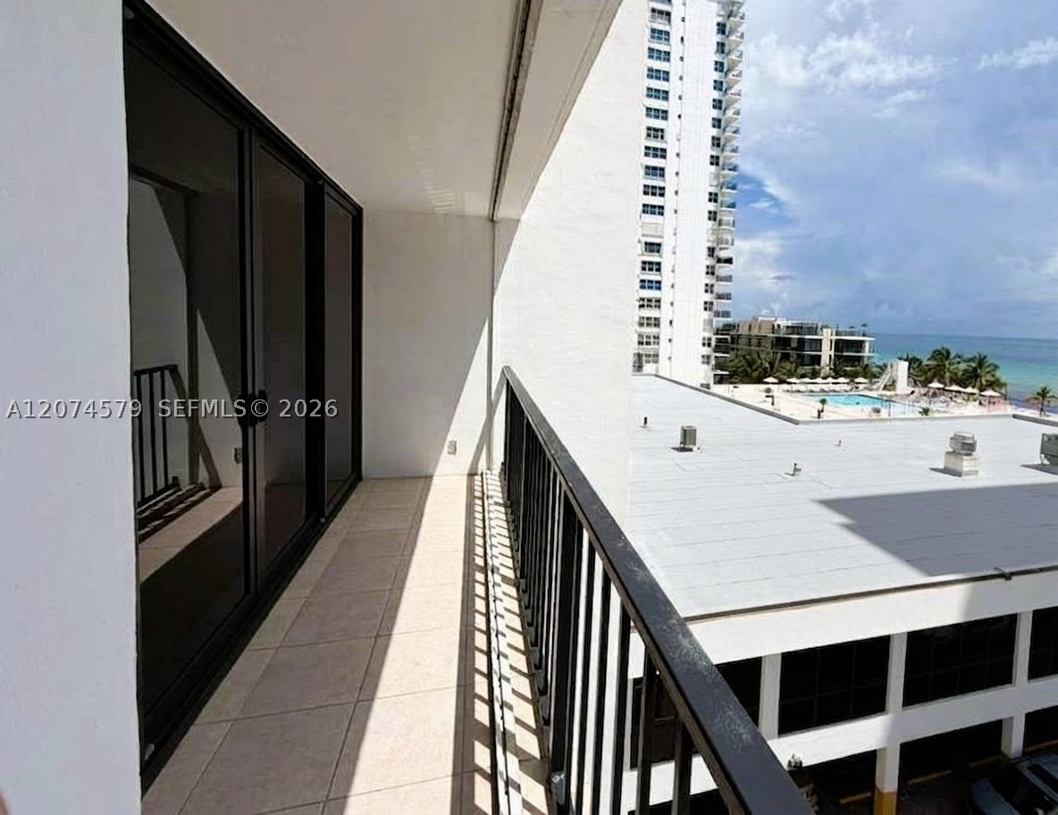 2401 S Ocean Dr 602 Property Photo 2