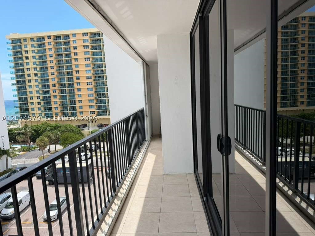 2401 S Ocean Dr 602 Property Photo 3