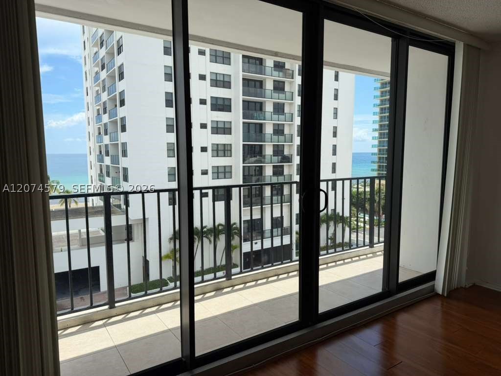 2401 S Ocean Dr 602 Property Photo 4
