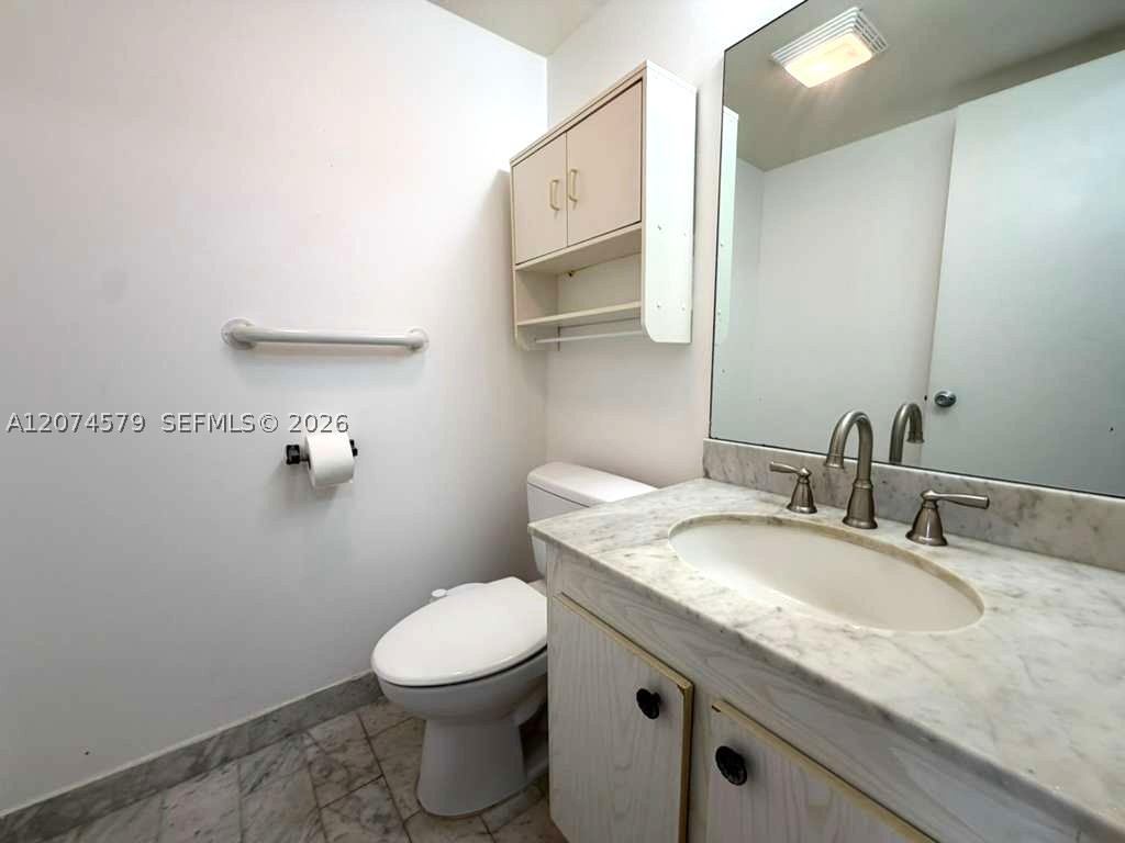 2401 S Ocean Dr 602 Property Photo 9