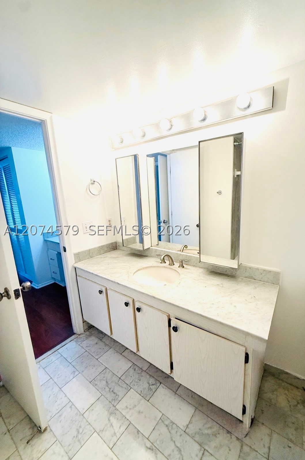 2401 S Ocean Dr 602 Property Photo 25