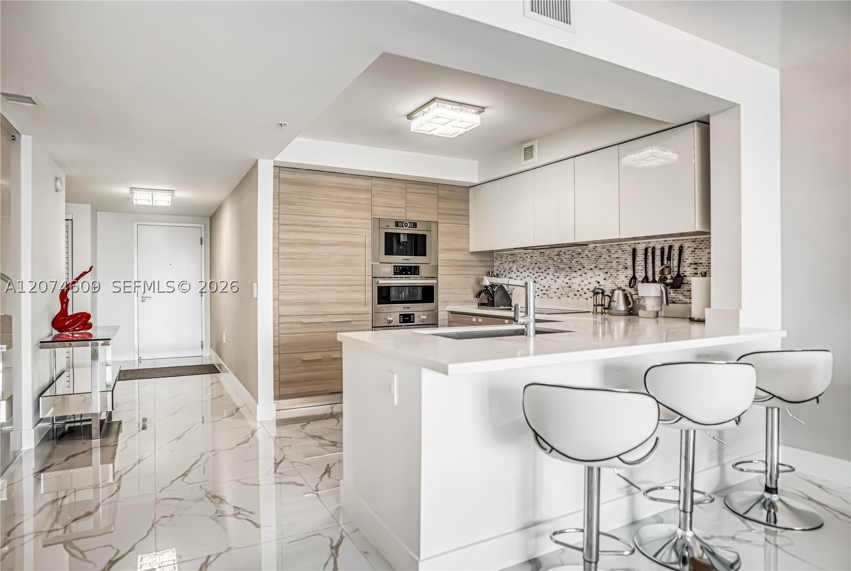 330 Sunny Isles Blvd 5-906 Property Photo 2
