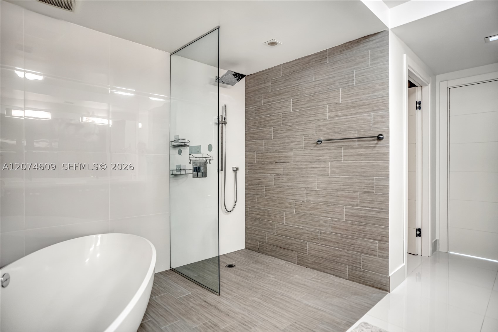 330 Sunny Isles Blvd 5-906 Property Photo 18