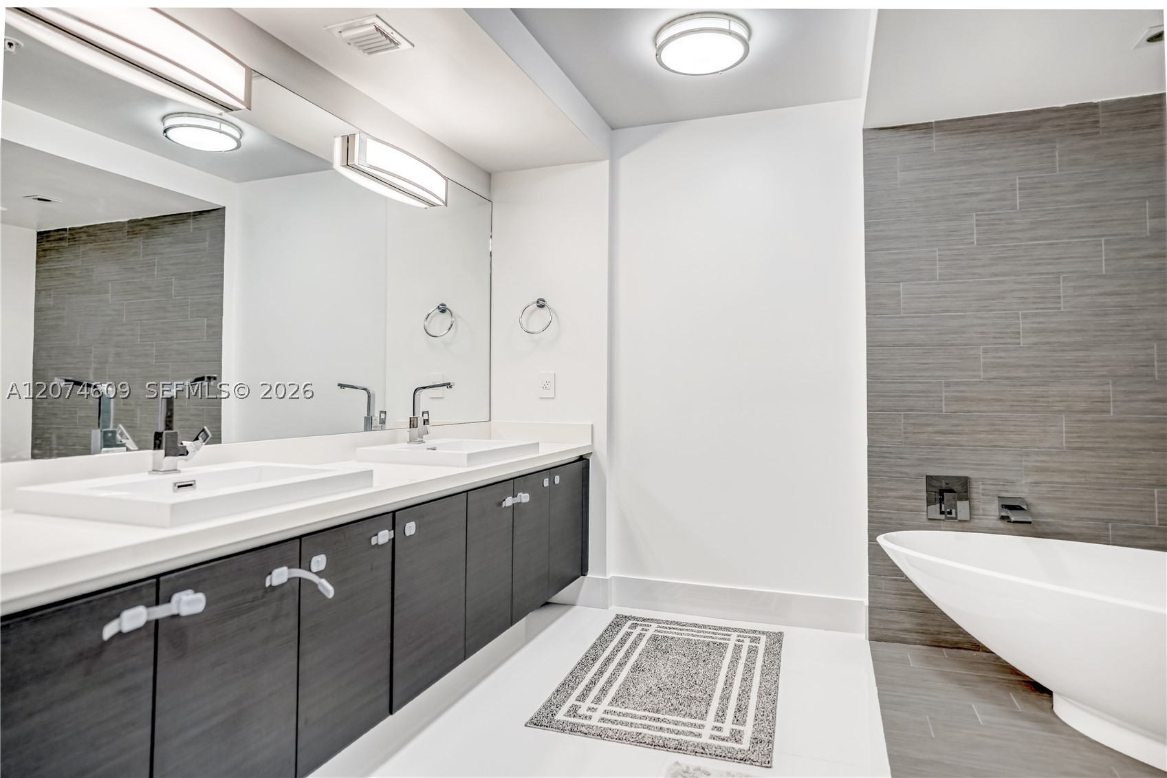 330 Sunny Isles Blvd 5-906 Property Photo 19