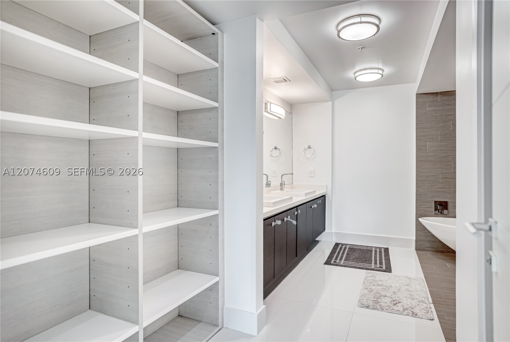 330 Sunny Isles Blvd 5-906 Property Photo 22