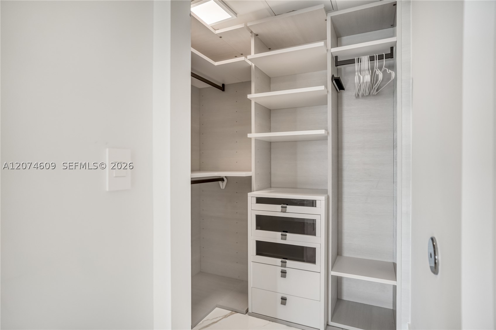 330 Sunny Isles Blvd 5-906 Property Photo 27