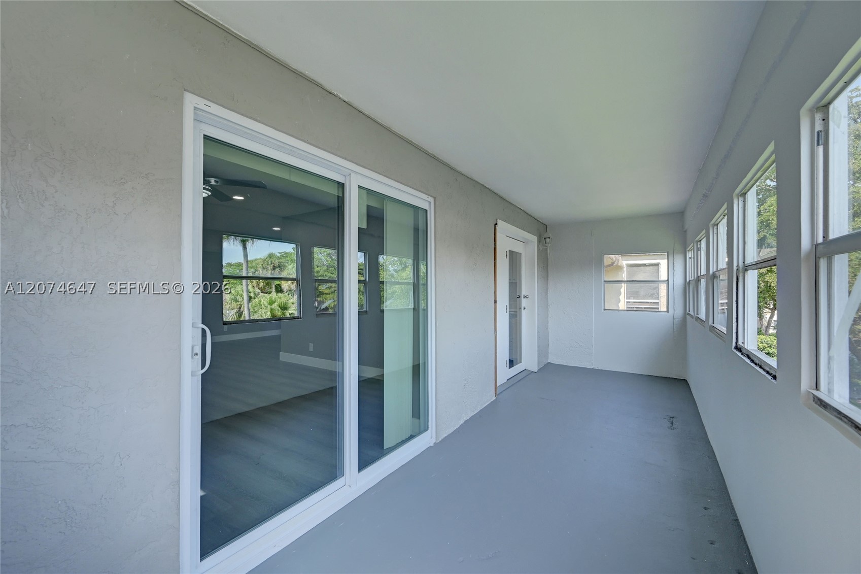 2700 Riverside Dr 303-b Property Photo 6