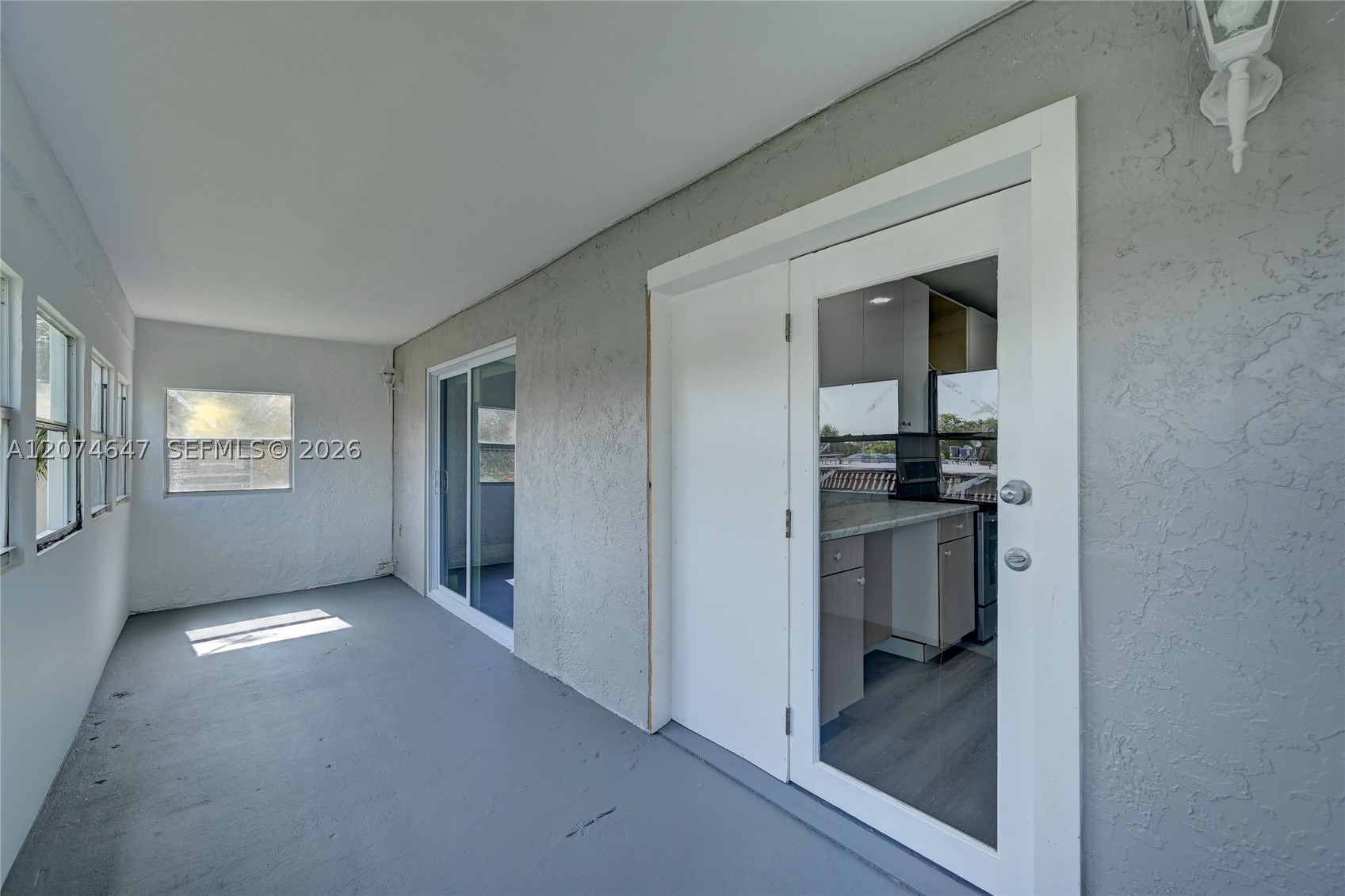 2700 Riverside Dr 303-b Property Photo 7