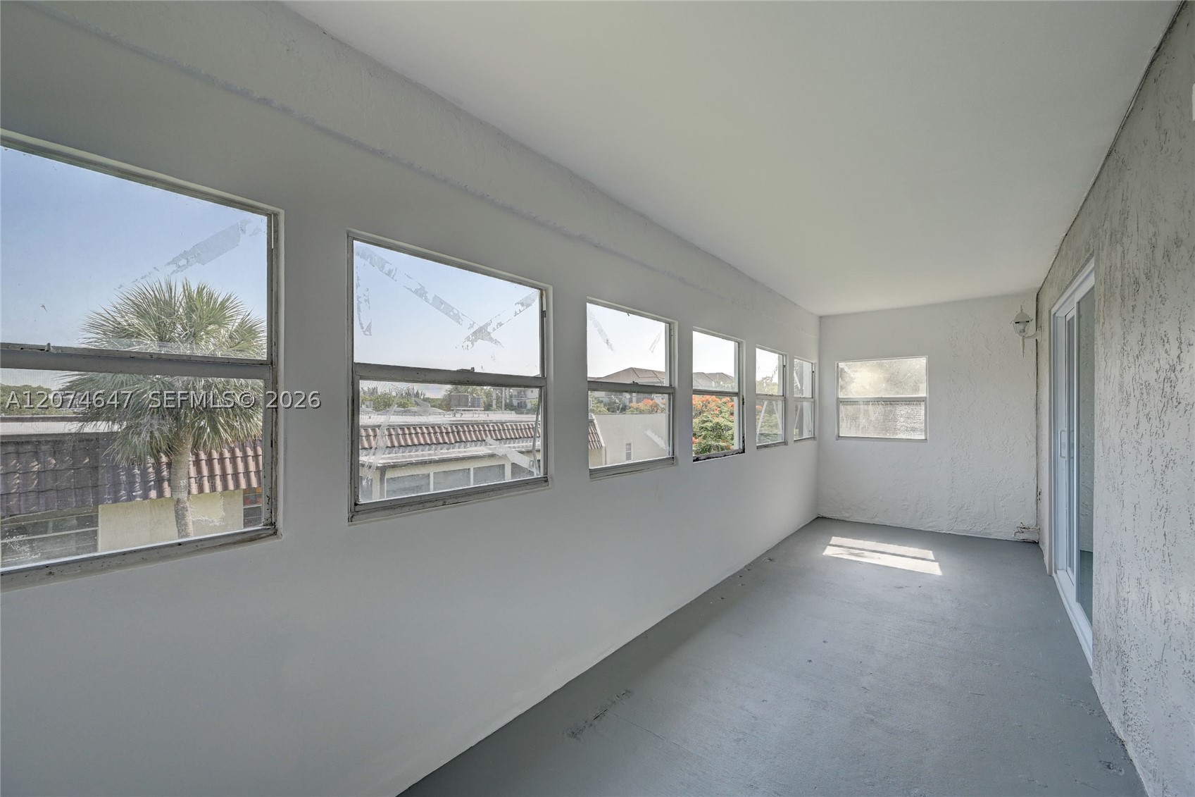 2700 Riverside Dr 303-b Property Photo 8