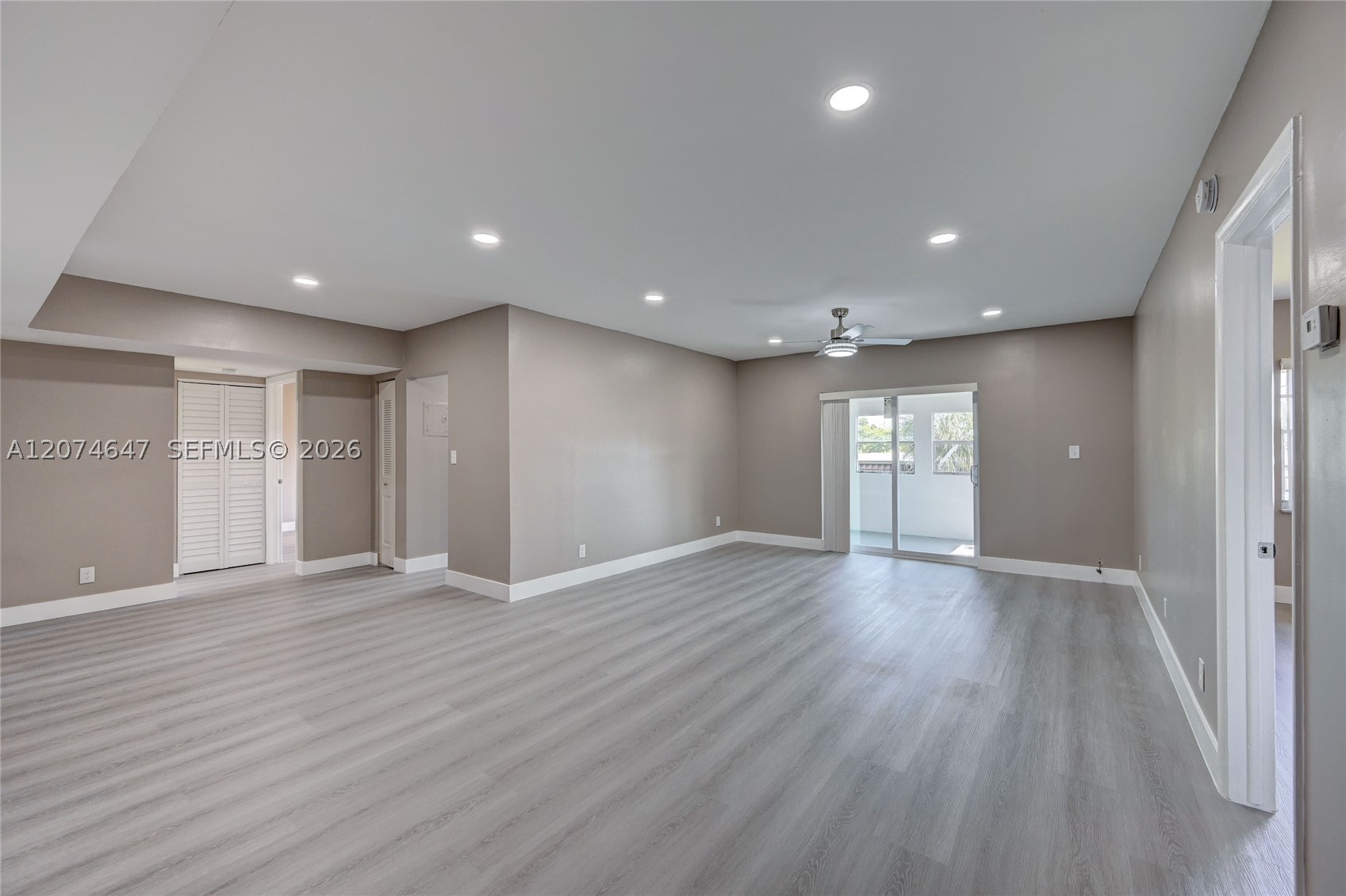 2700 Riverside Dr 303-b Property Photo 10