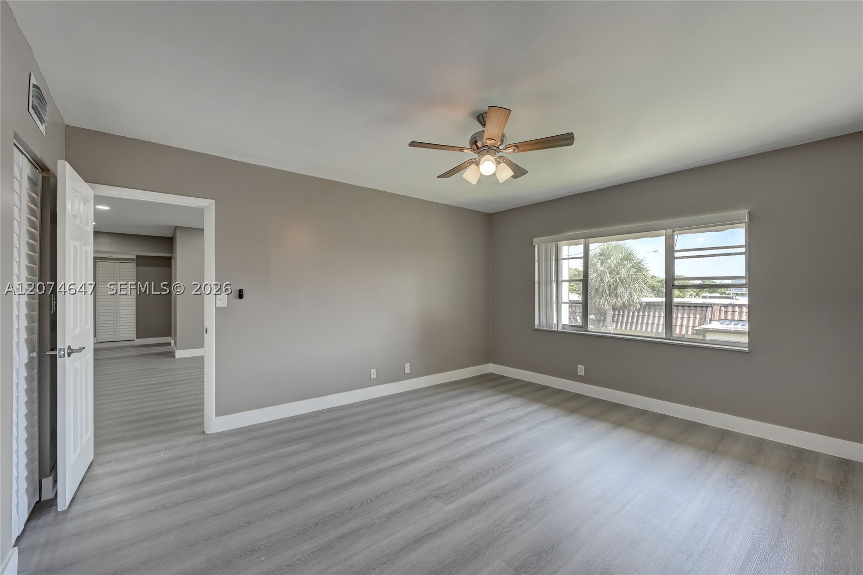 2700 Riverside Dr 303-b Property Photo 19