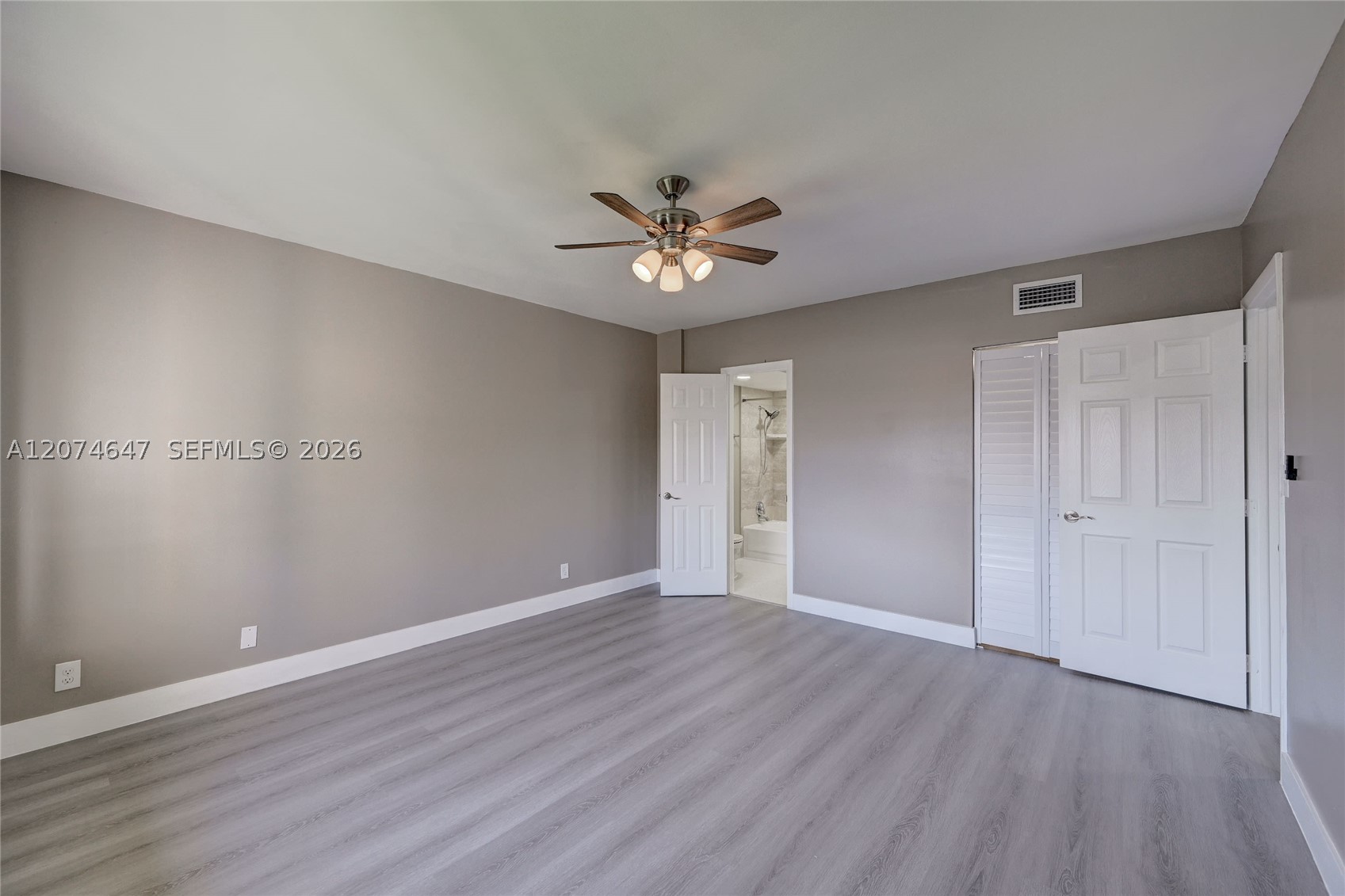 2700 Riverside Dr 303-b Property Photo 21