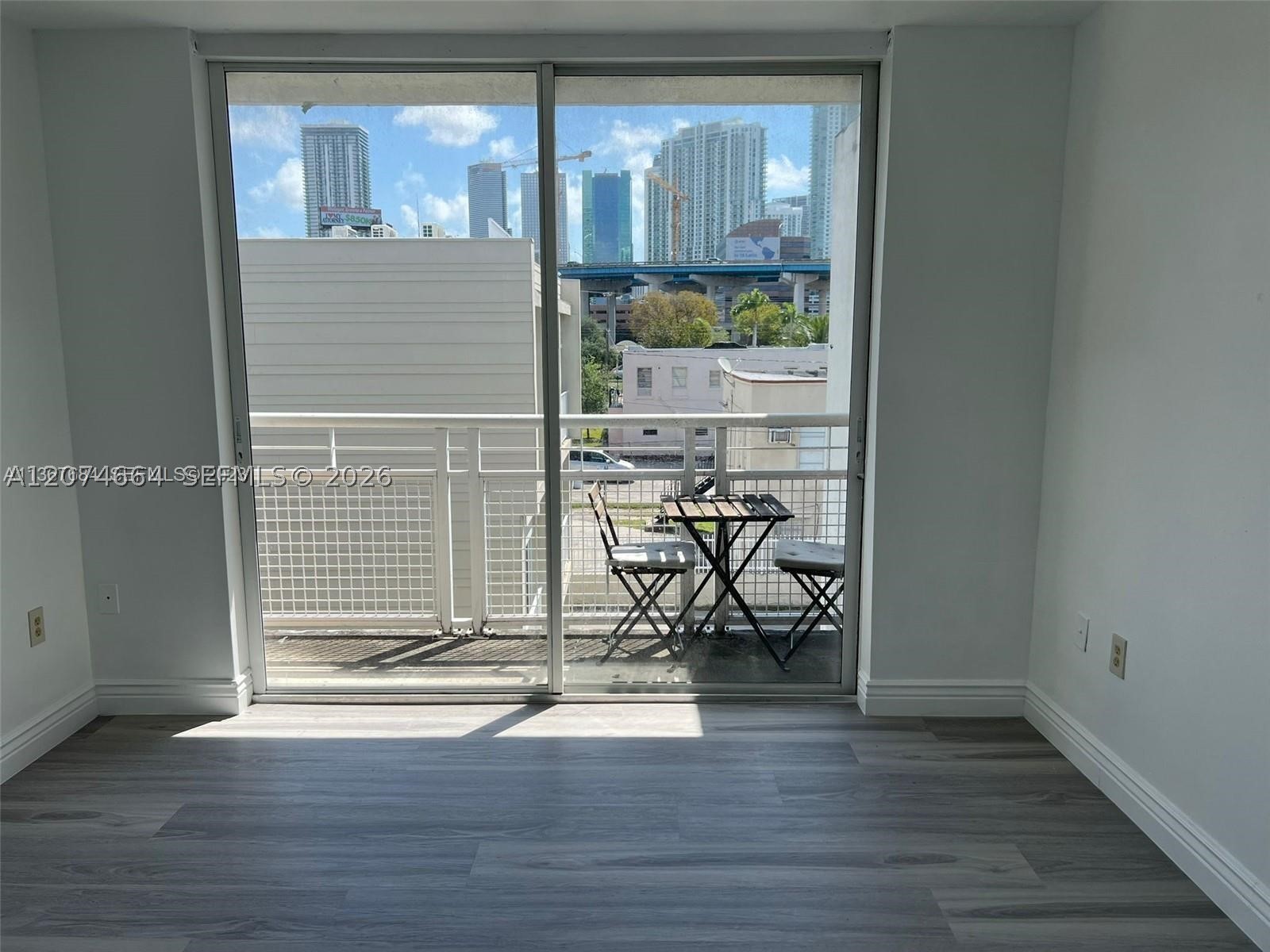 450 Sw 3rd St 15 Property Photo 4