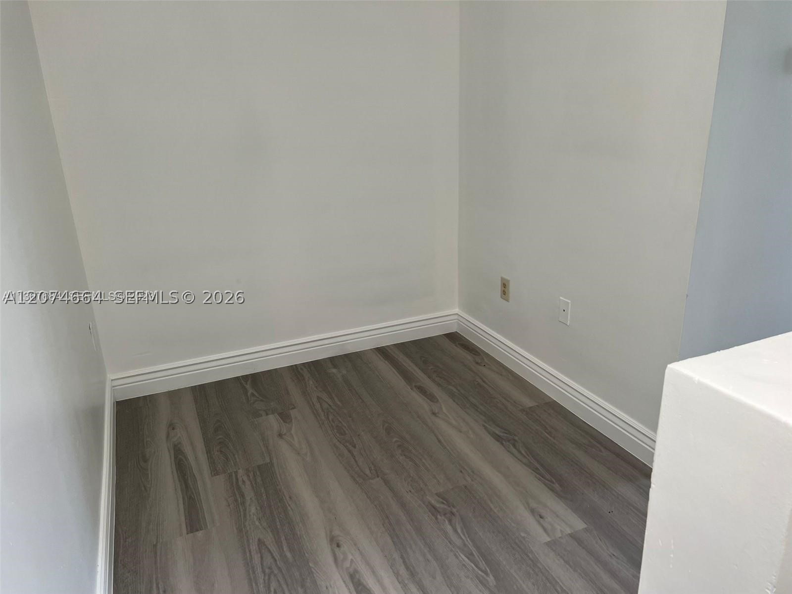 450 Sw 3rd St 15 Property Photo 13