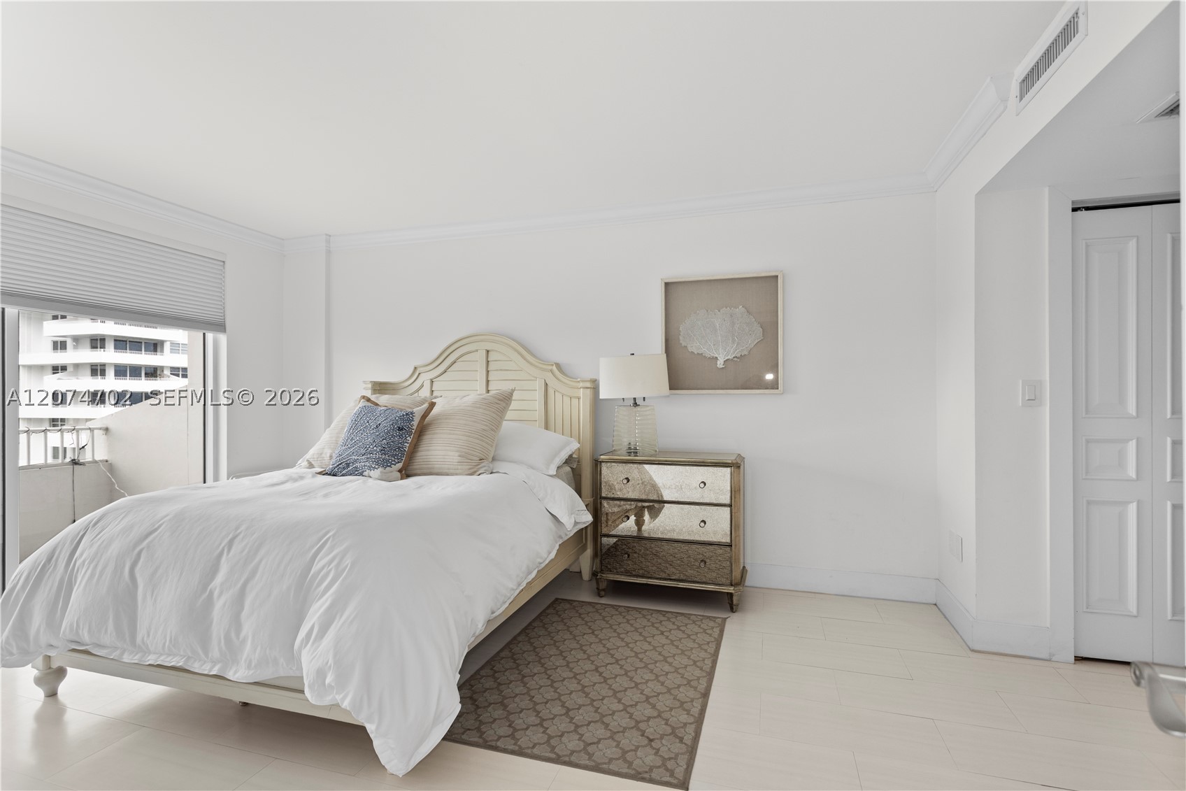 199 Ocean Lane Dr 902 Property Photo 15