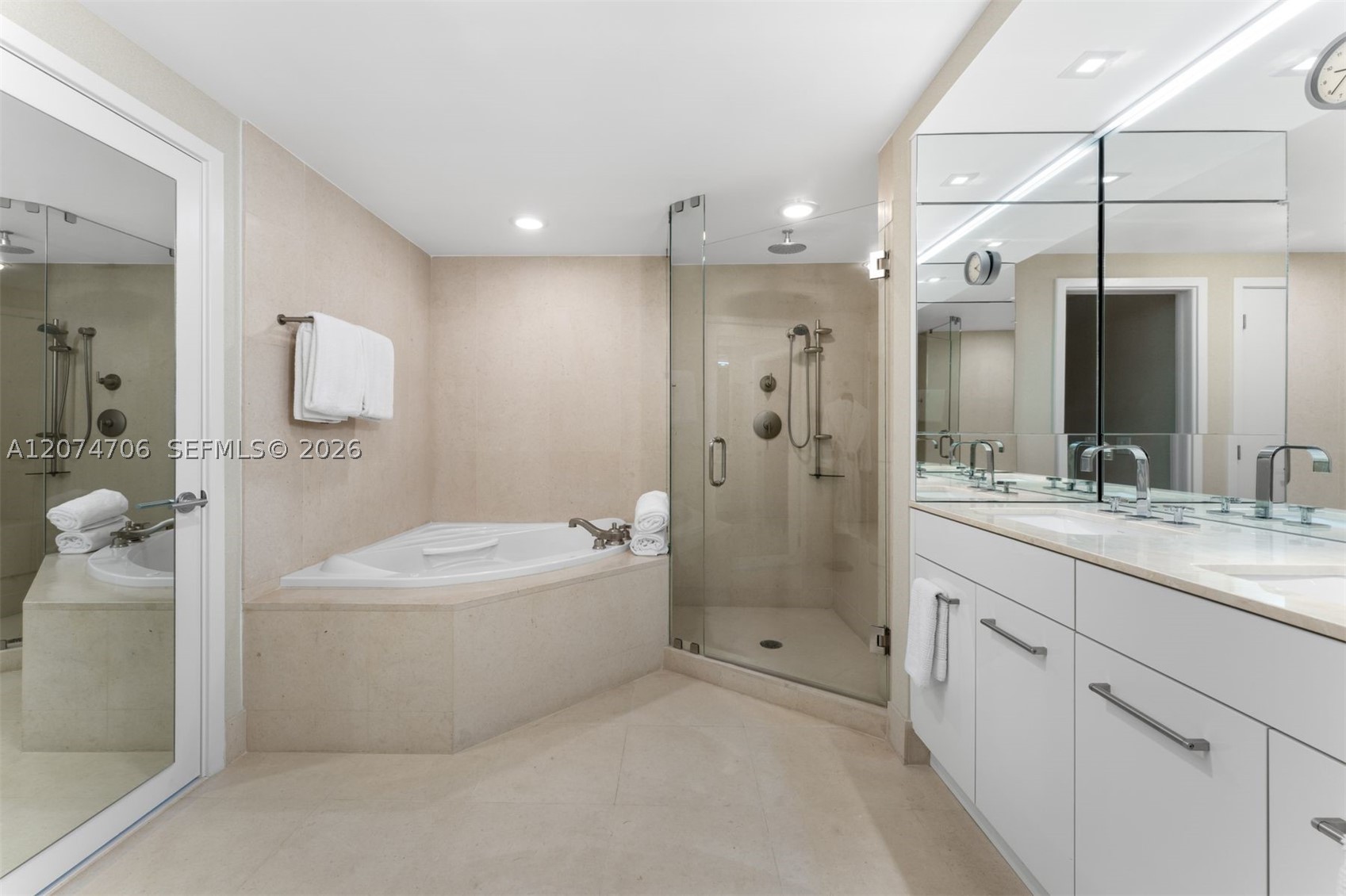 6899 Collins Ave 403 Property Photo 18