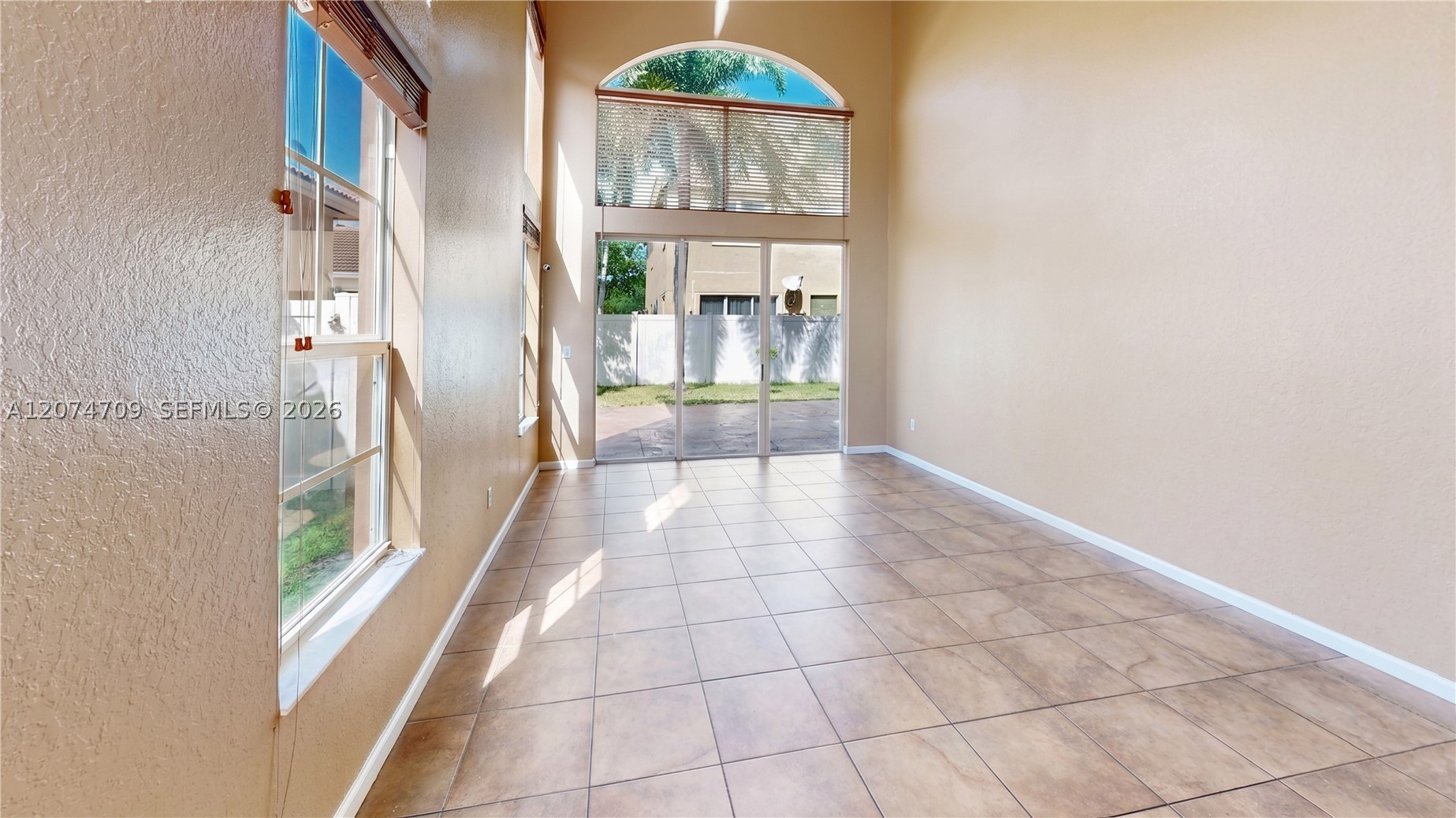 2215 Portofino Ave Property Photo 6