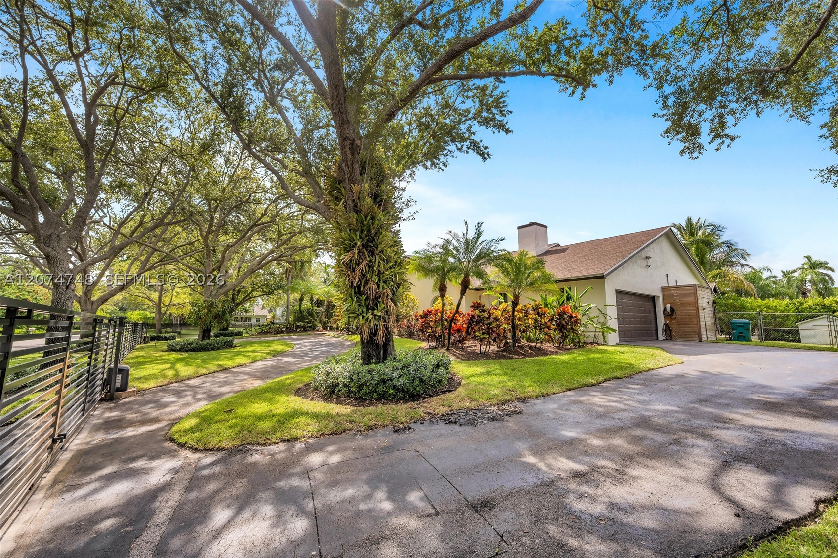 8440 Sw 182nd Ter Property Photo 4