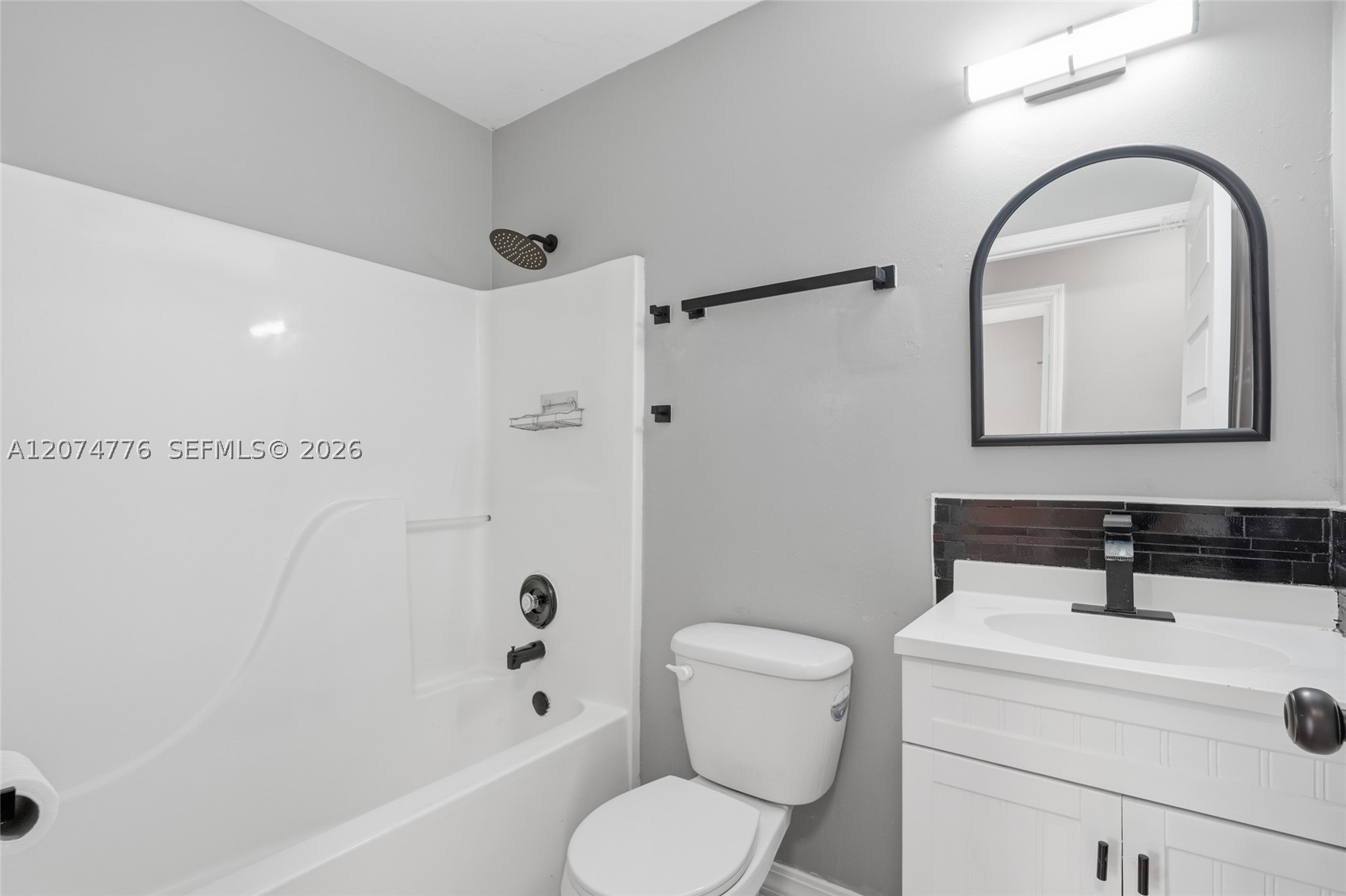879 Sw 10th St 0 Property Photo 15