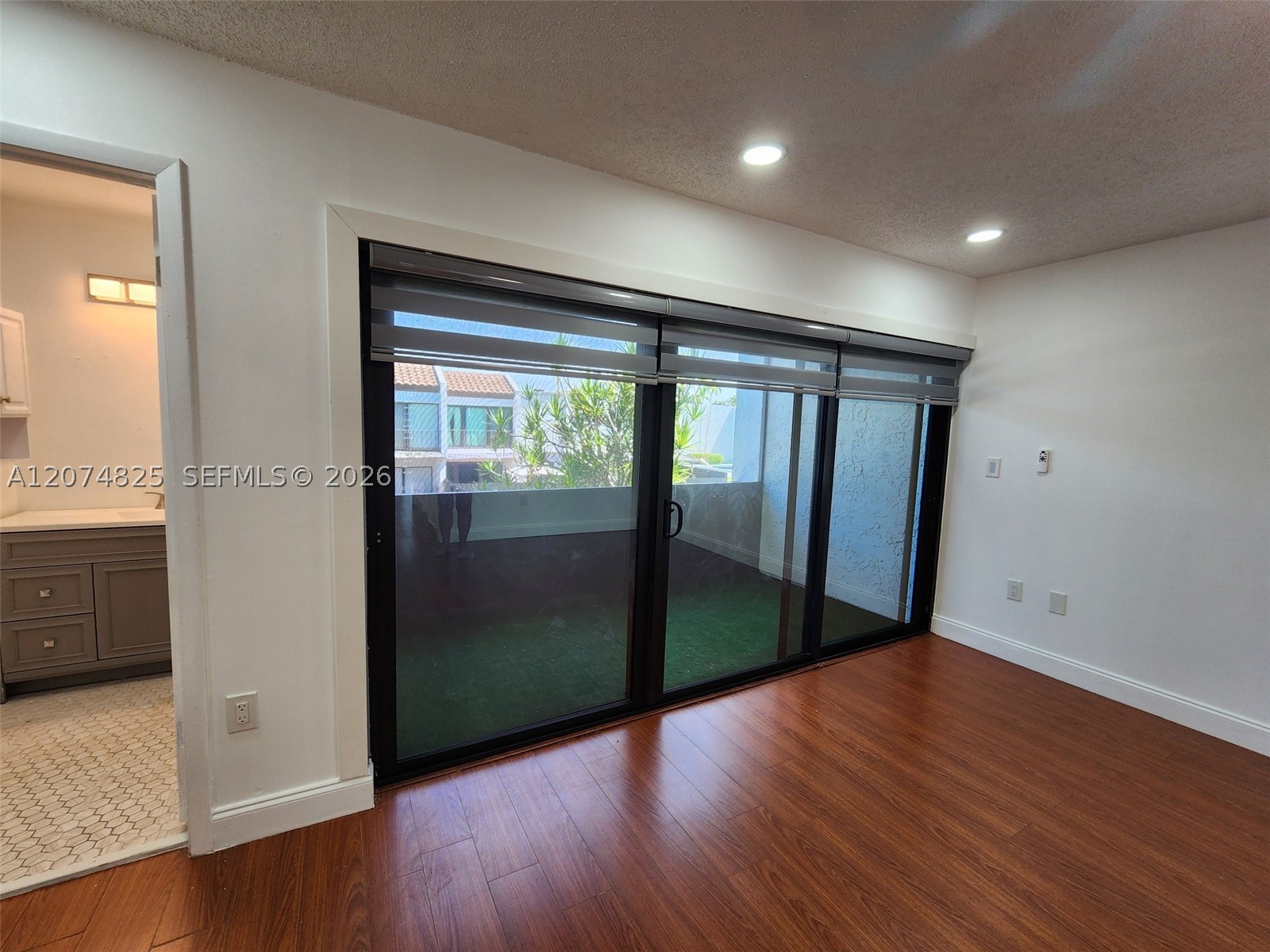 6518 Kendale Lakes Dr 809 Property Photo 14